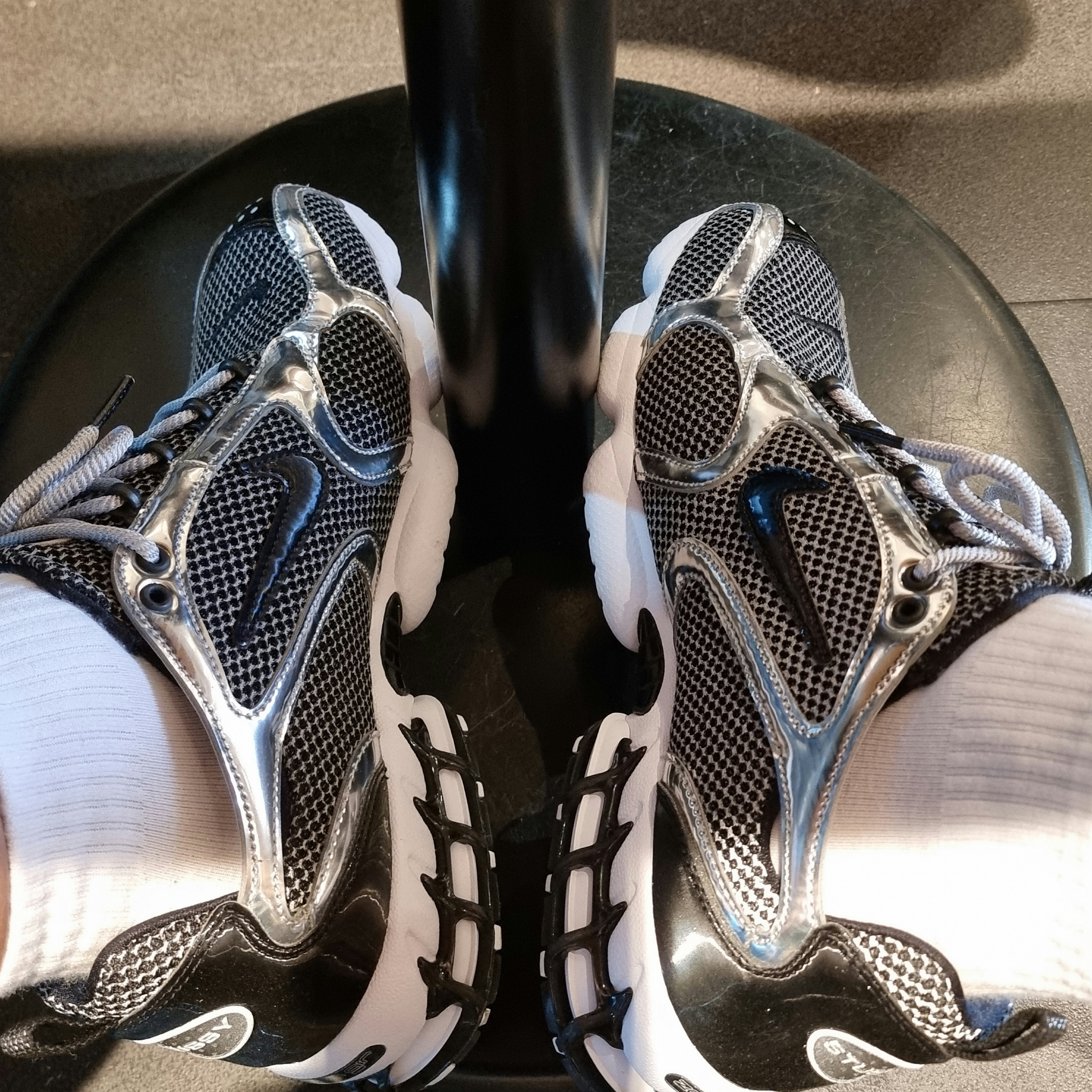 Nike x Stussy Air Zoom Spiridon Cage 2 Pure Platinum 착용 스타일 - 3