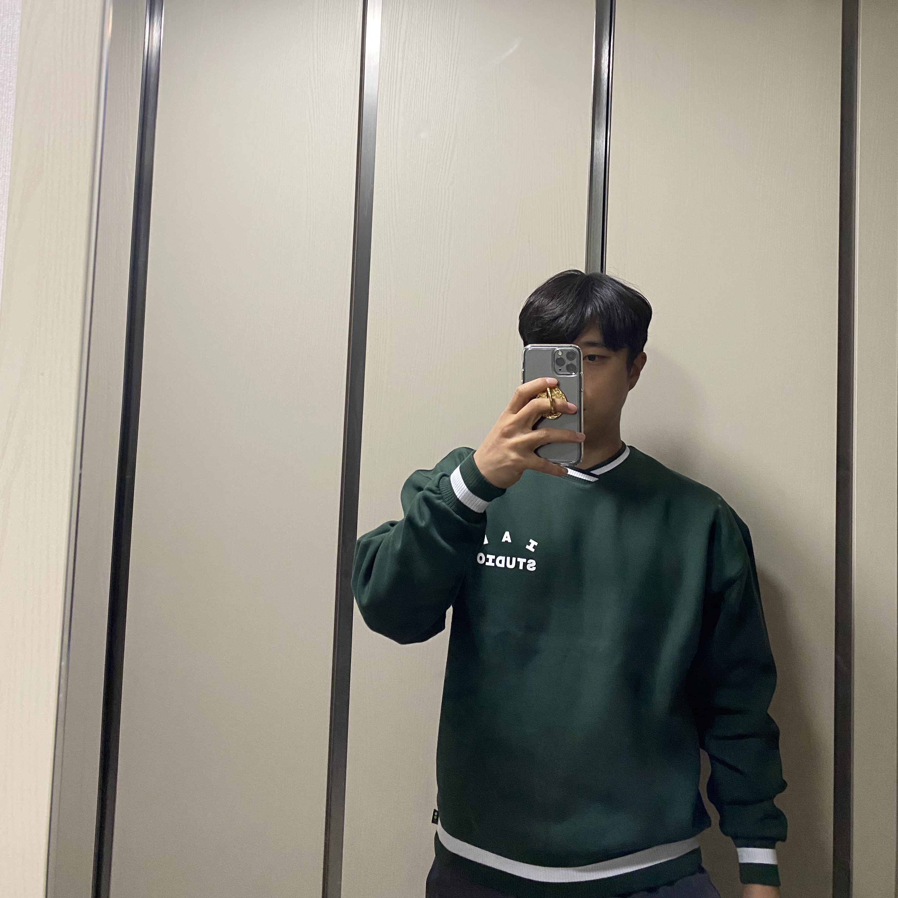IAB Studio x Yonex Sweatshirt Green 착용 스타일
