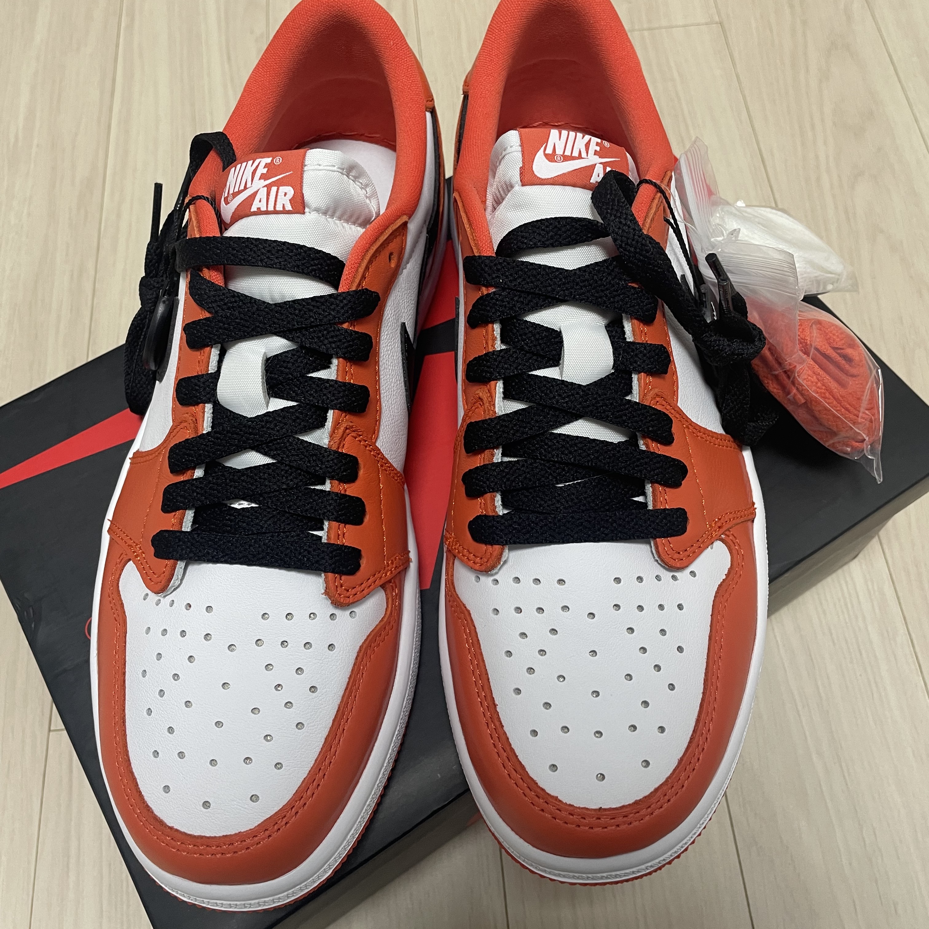 Jordan 1 Low OG Starfish 착용 스타일