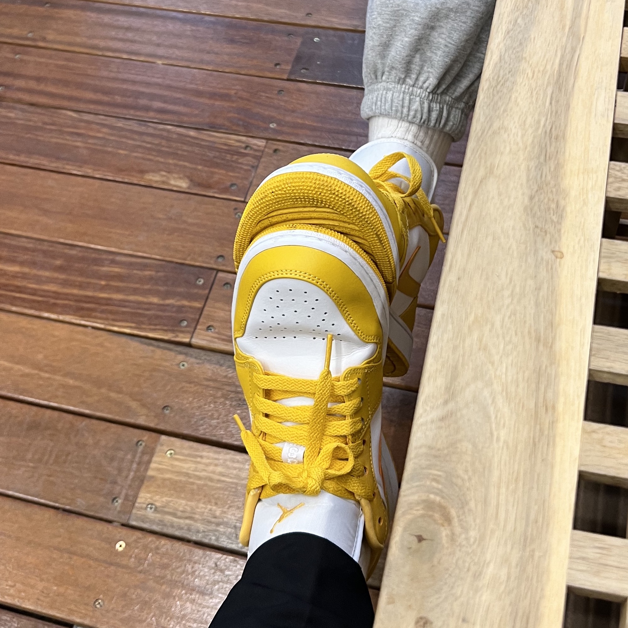 Jordan 1 Low Pollen 착용 스타일