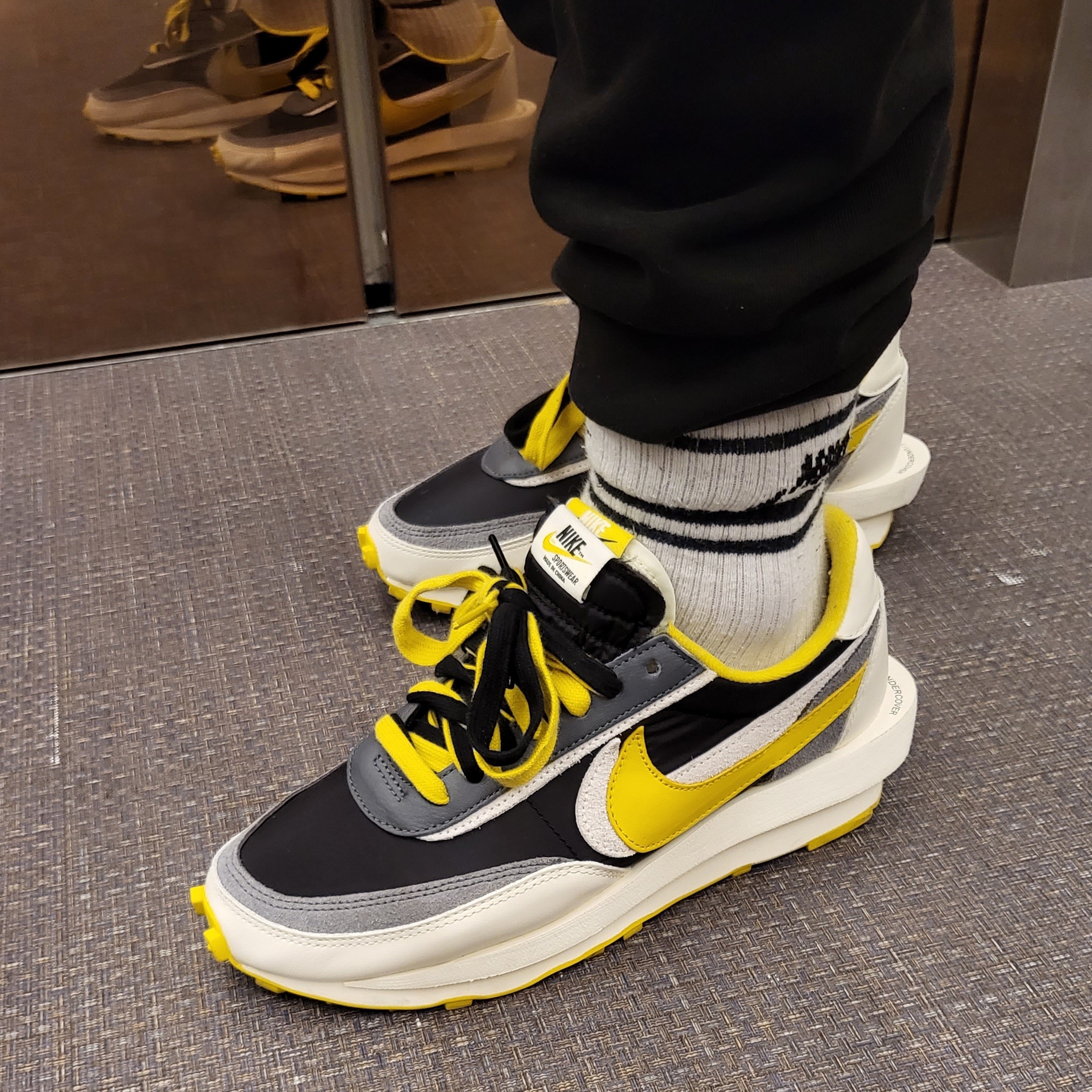 Nike x Sacai x Undercover LDWaffle Black Bright Citron 착용 스타일