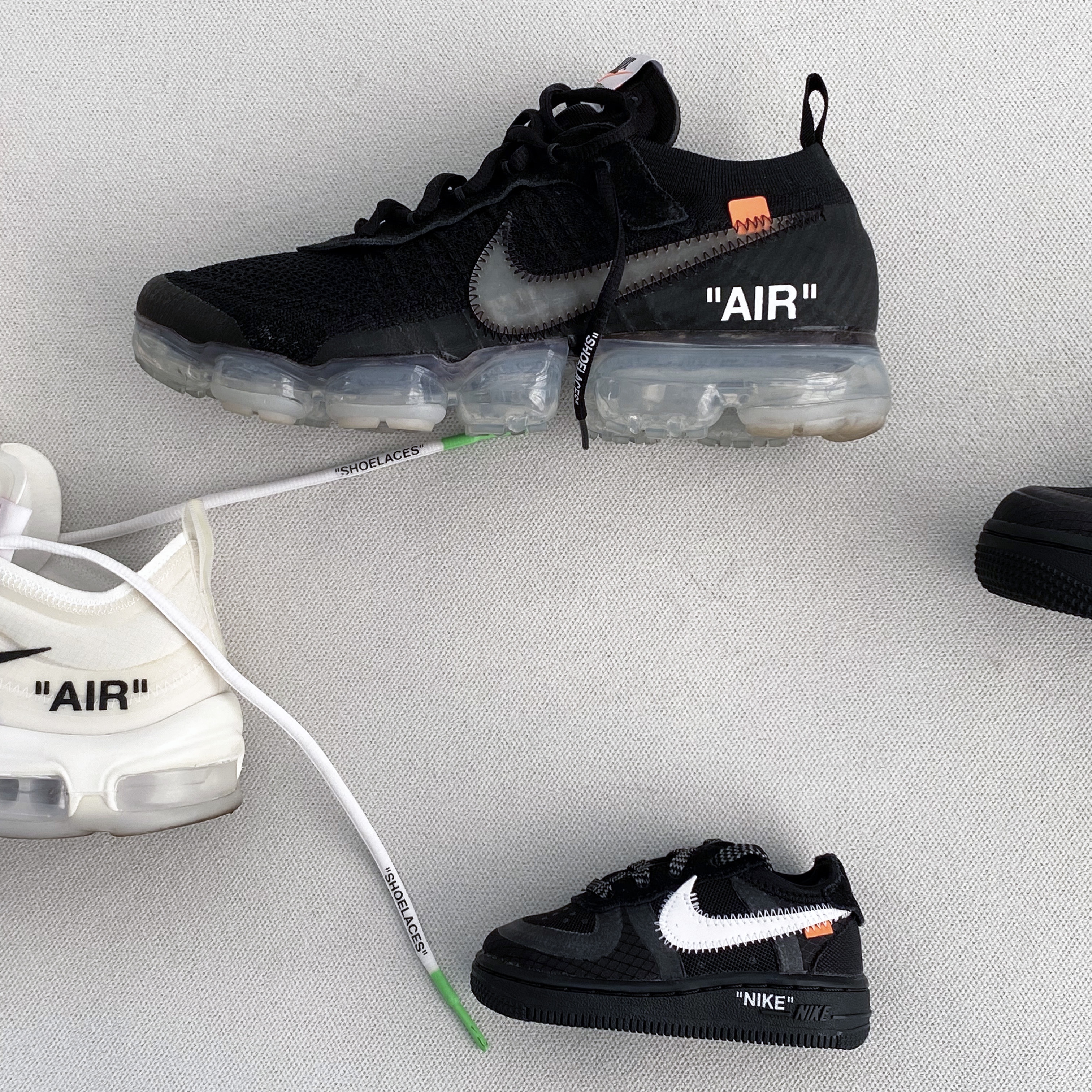 Nike x Off-White Air Max 97 OG The Ten, Nike x Off-White Air VaporMax V2 Black 착용 스타일 - 3