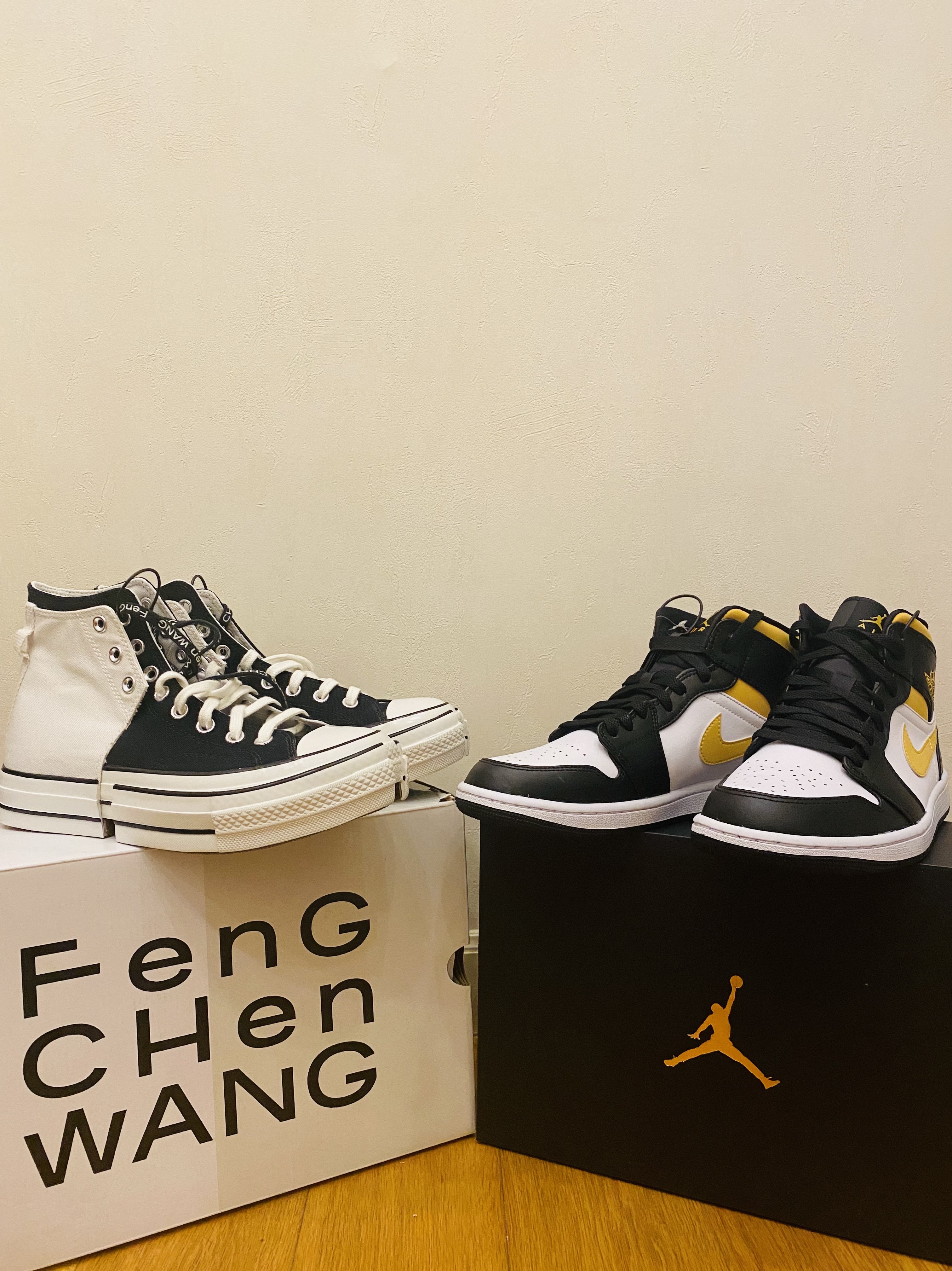 Converse x Feng Chen Wang Chuck 70 2-in-1 Natural Ivory Black, Jordan 1 Mid Pollen 착용 스타일