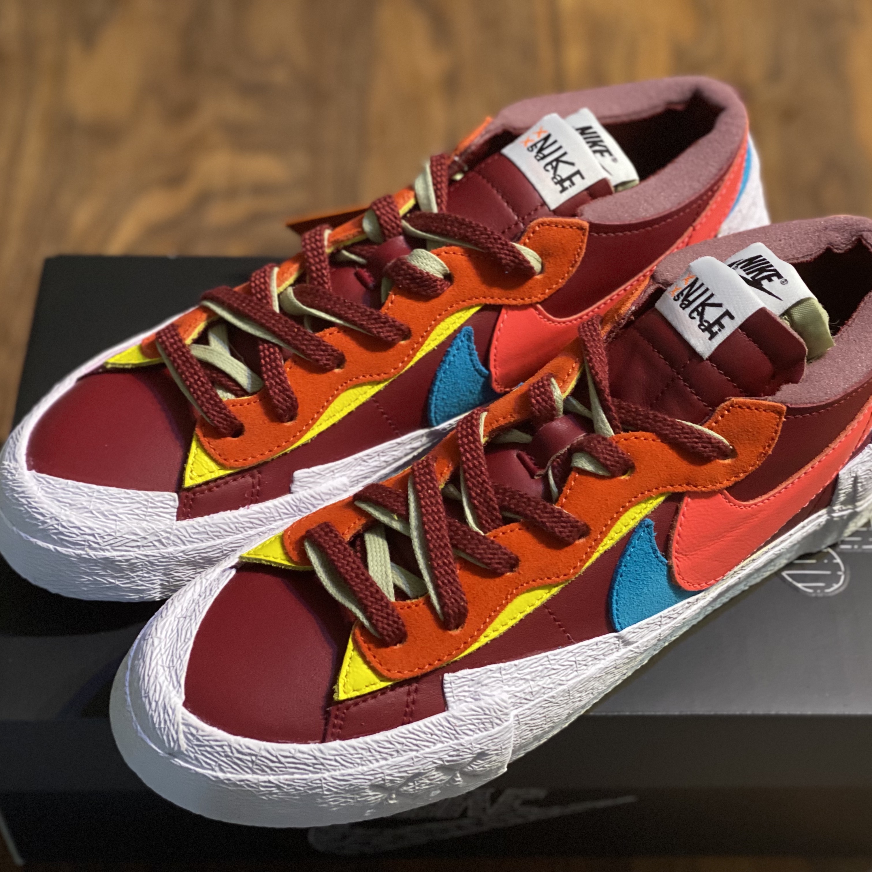 Nike x Sacai x Kaws Blazer Low Team Red 착용 스타일 - 1