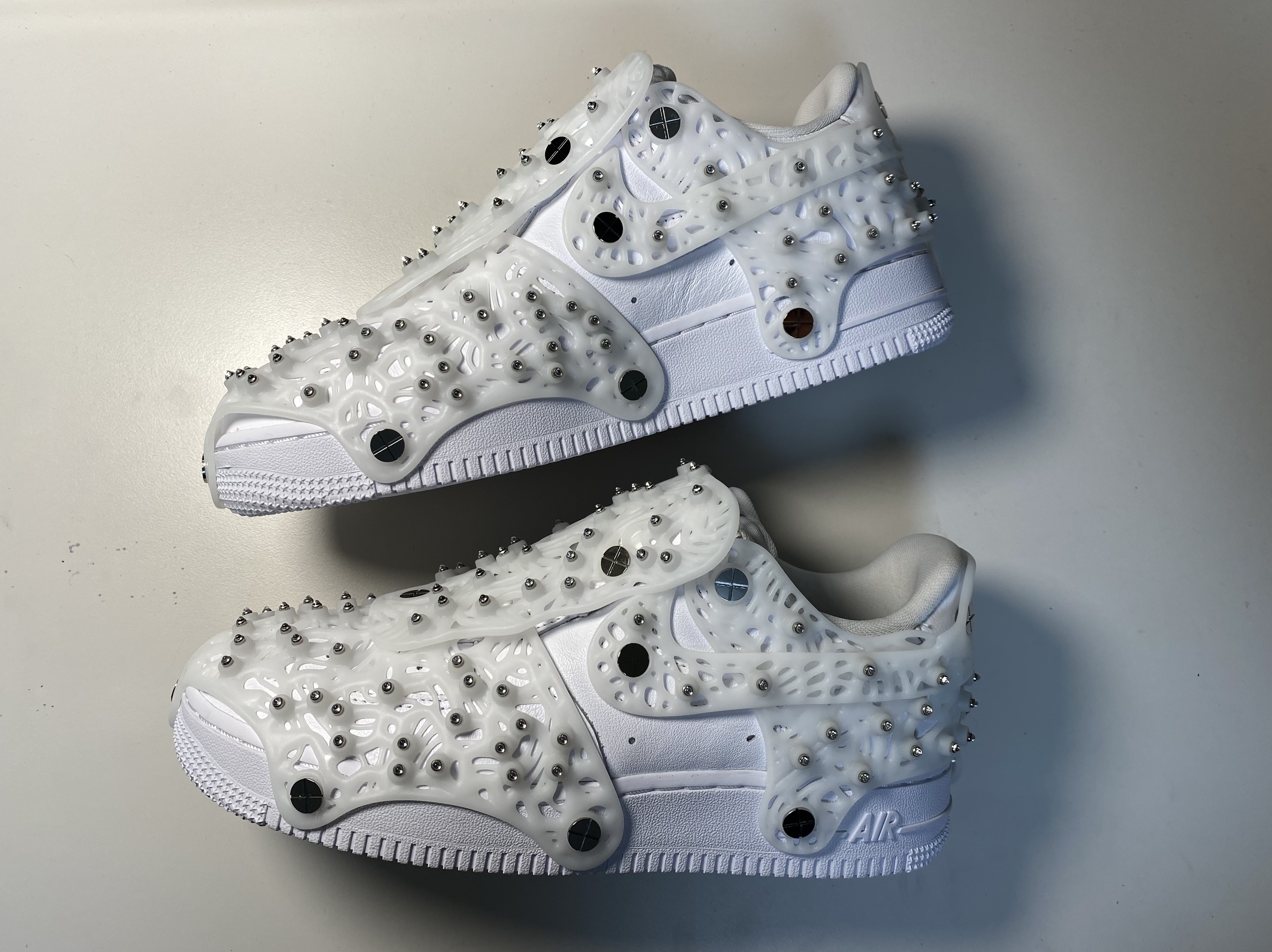 (W) Nike x Swarovski Air Force 1 LXX Triple White 착용 스타일