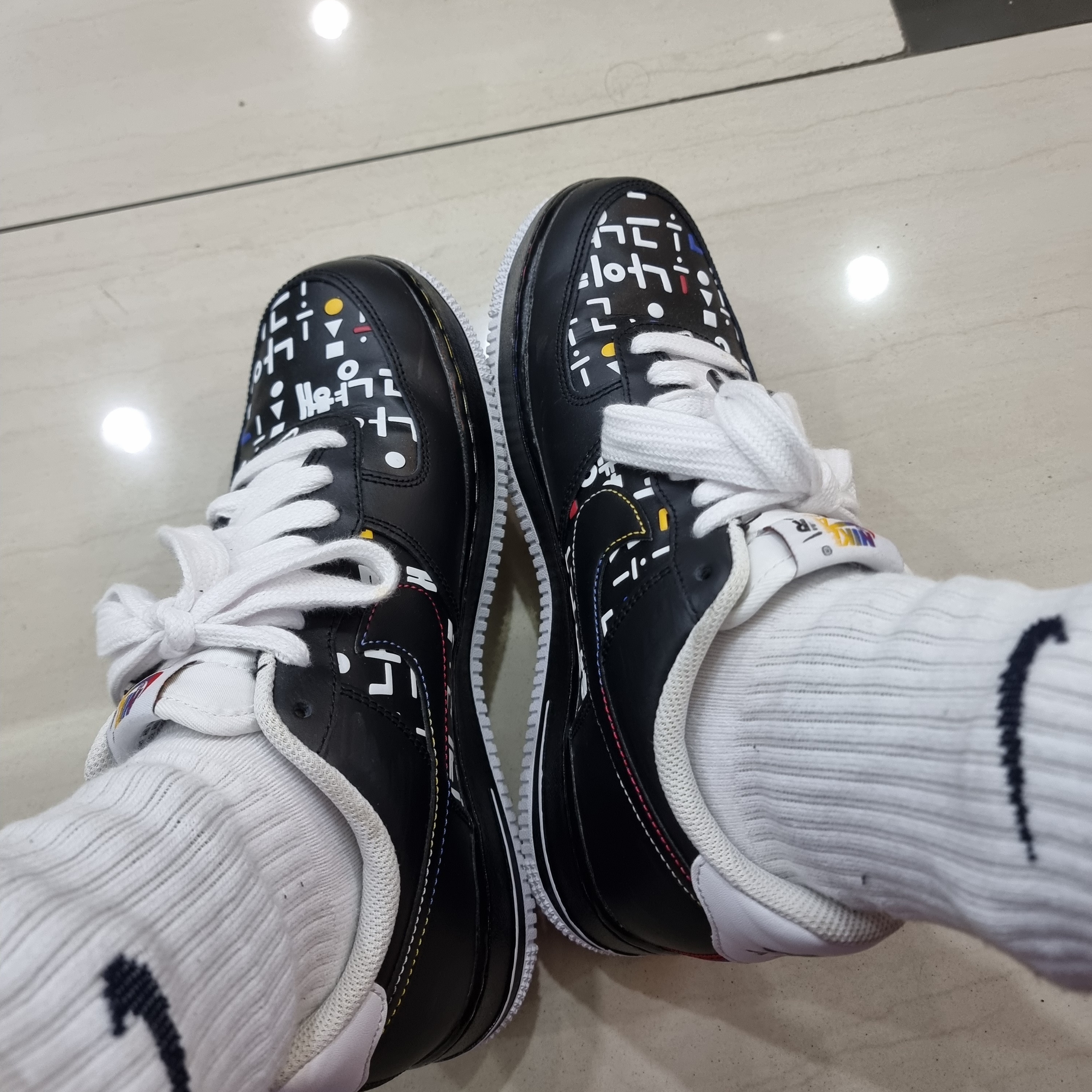 Nike Air Force 1 '07 LV8 Hangul Day 착용 스타일 - 1