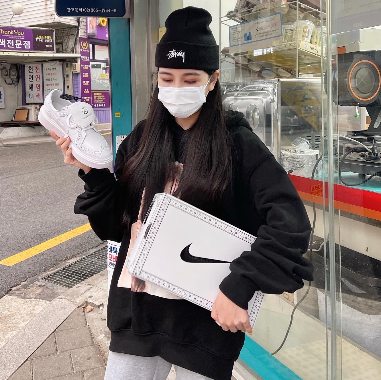 Nike x Peaceminusone Kwondo1 White, Nike x Stussy Cuff Beanie Black 착용 스타일 - 1