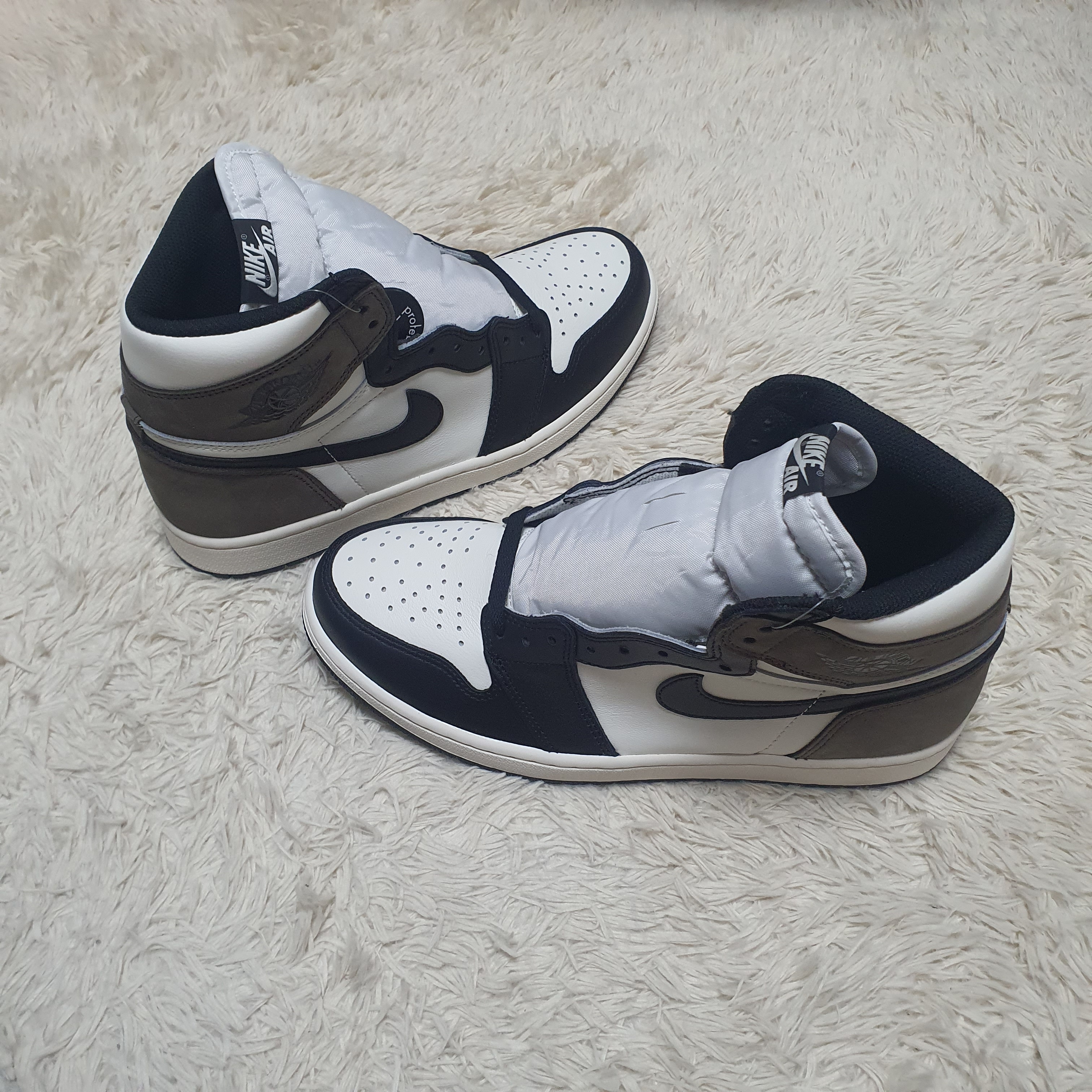 Jordan 1 Retro High OG Black Mocha 착용 스타일
