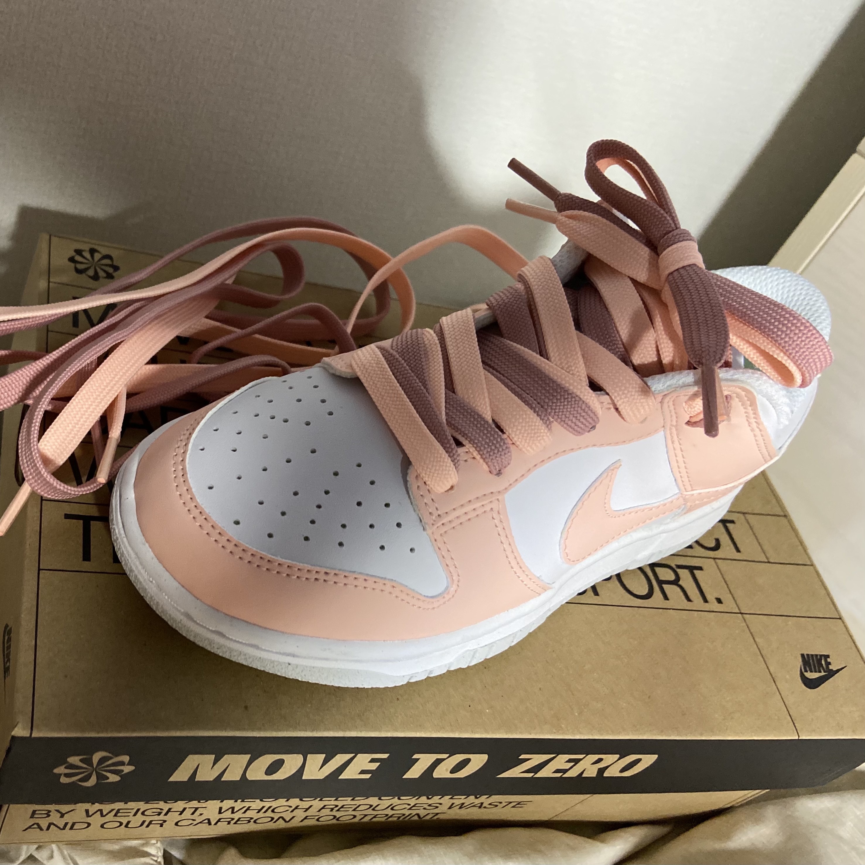 (W) Nike Dunk Low Next Nature Pale Coral 착용 스타일 - 2