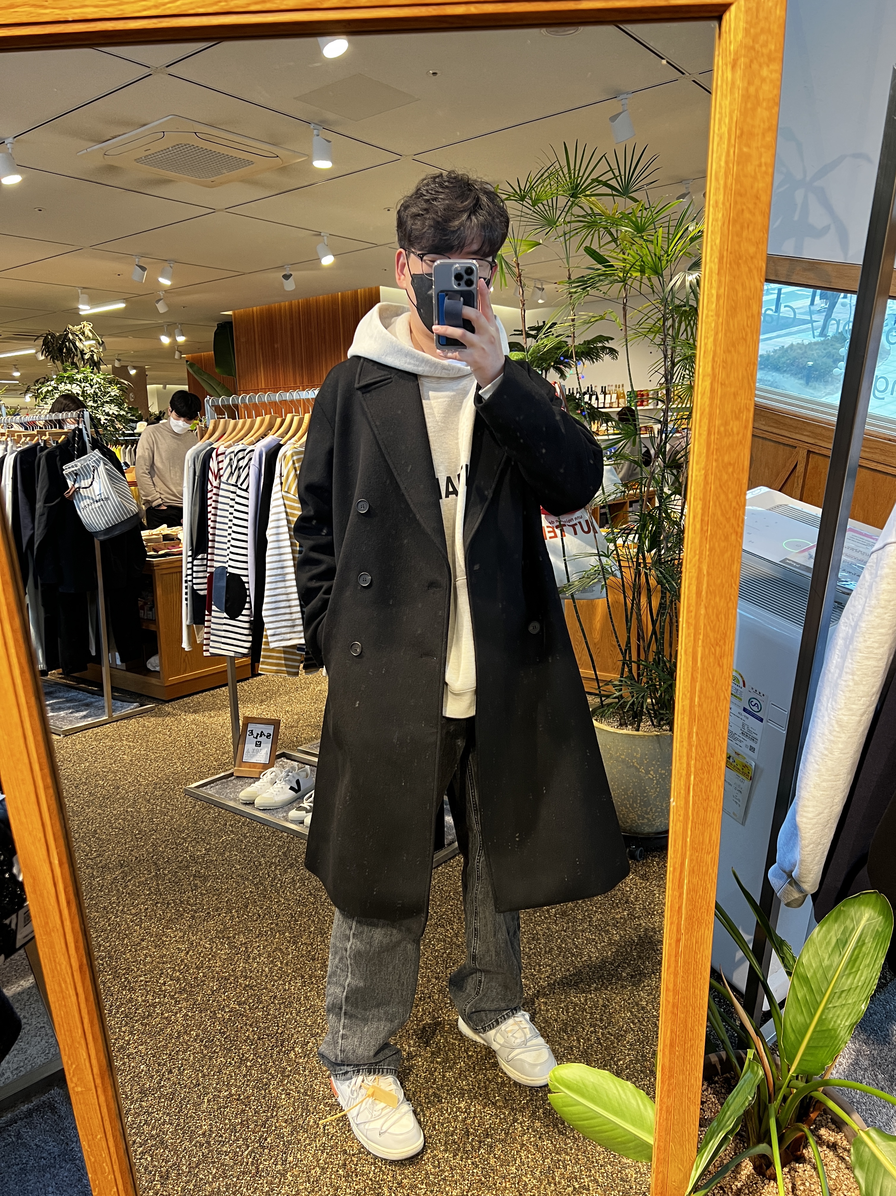 Essentials 3D Silicon Applique Pullover Hoodie Oatmeal/Oatmeal Heather/Light Heather Oatmeal 2020, Nike x Off-White Dunk Low The 50 - Lot 46 착용 스타일 - 2