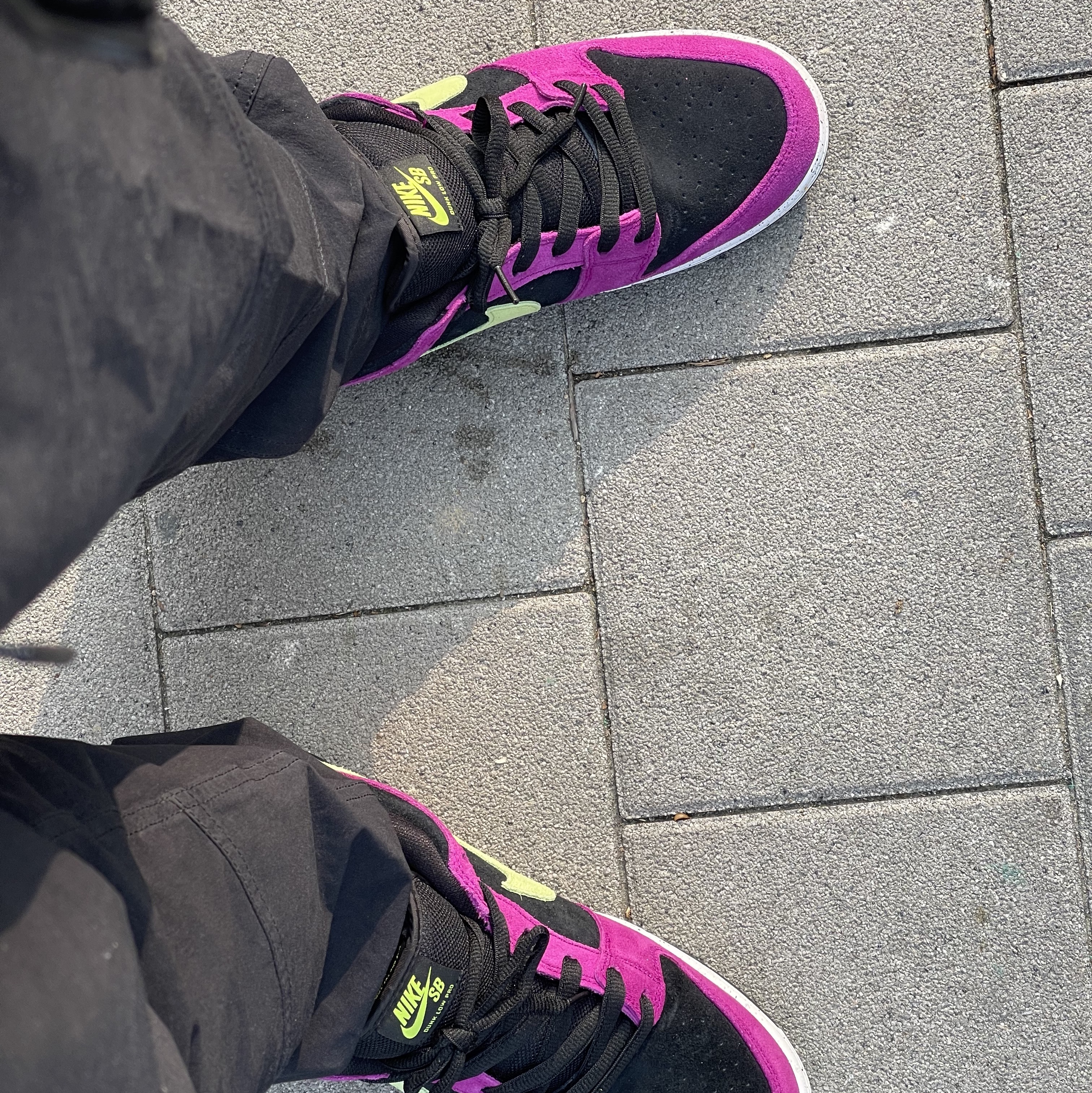 Nike SB Dunk Low Pro Red Plum 착용 스타일 - 1