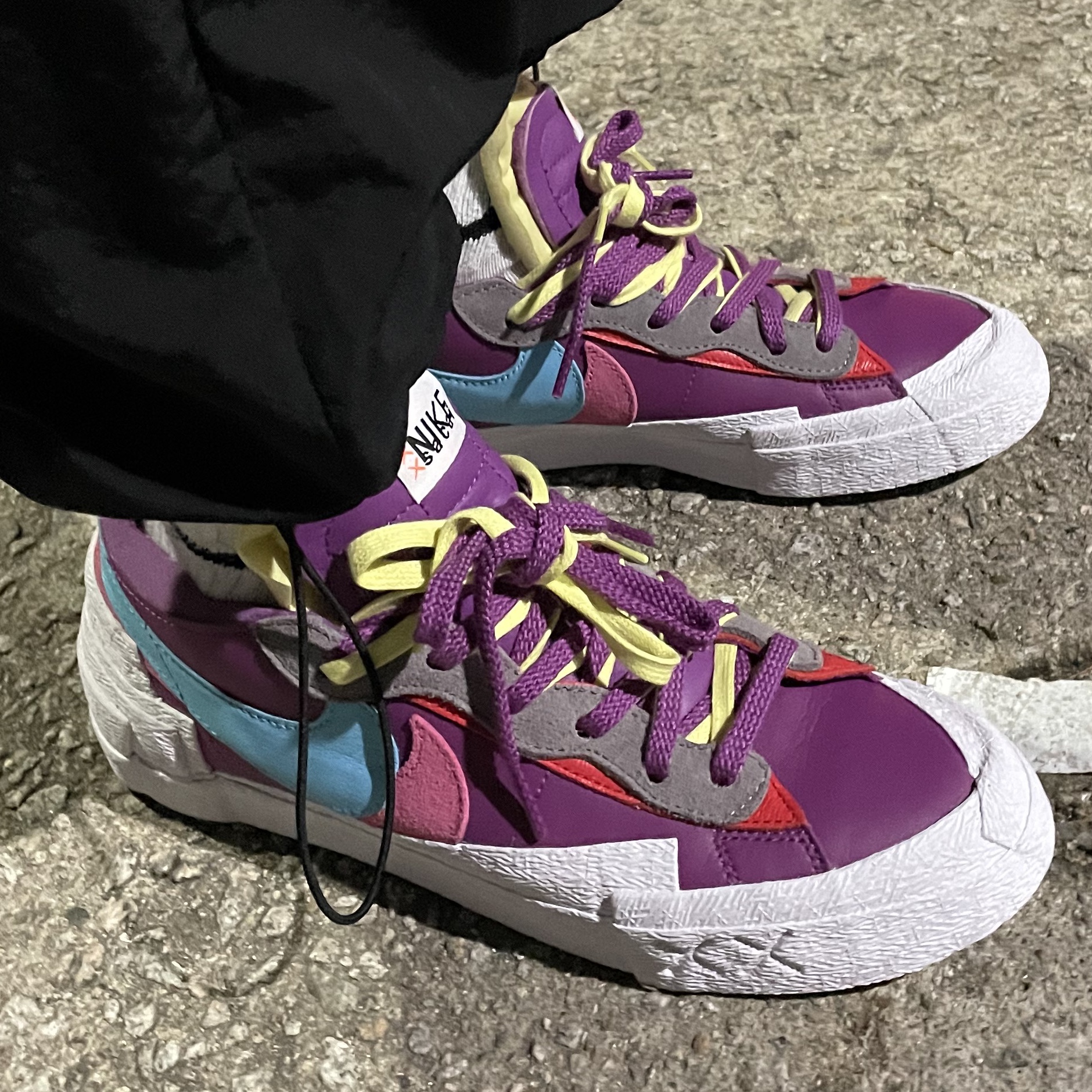 Stussy Basic Stussy Hoodie Black 2021, Nike x Sacai x Kaws Blazer Low Purple Dusk 착용 스타일 - 2