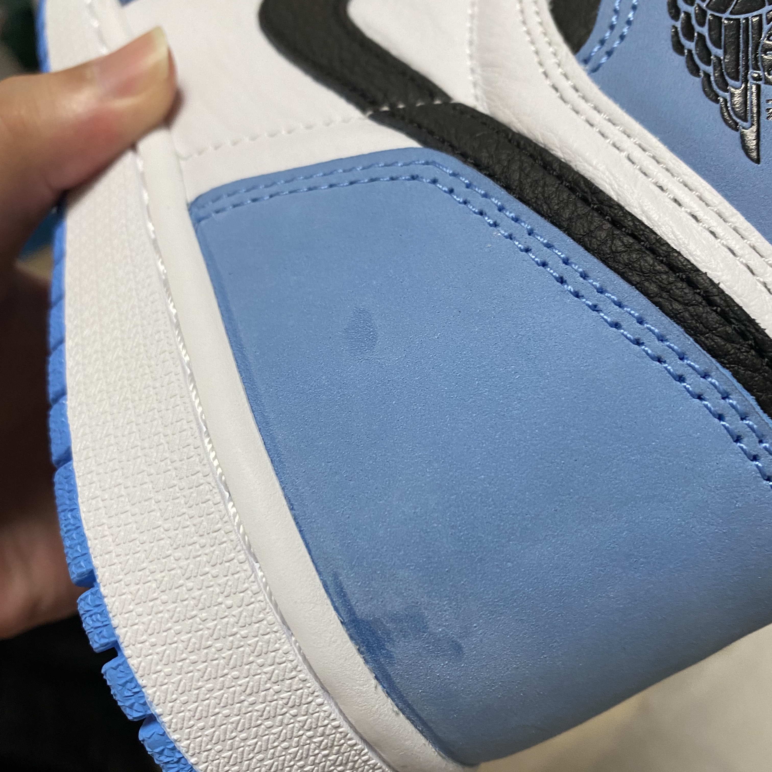 Jordan 1 Retro High OG University Blue 착용 스타일 - 2