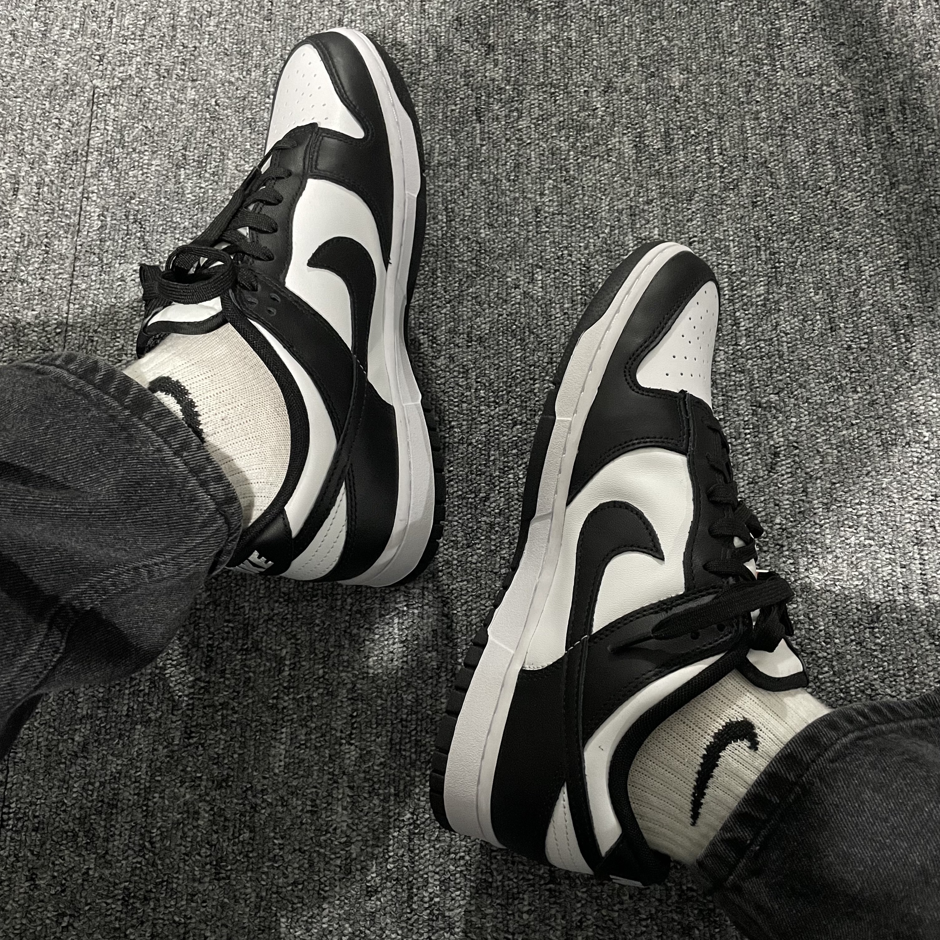 Nike Dunk Low Retro Black 착용 스타일