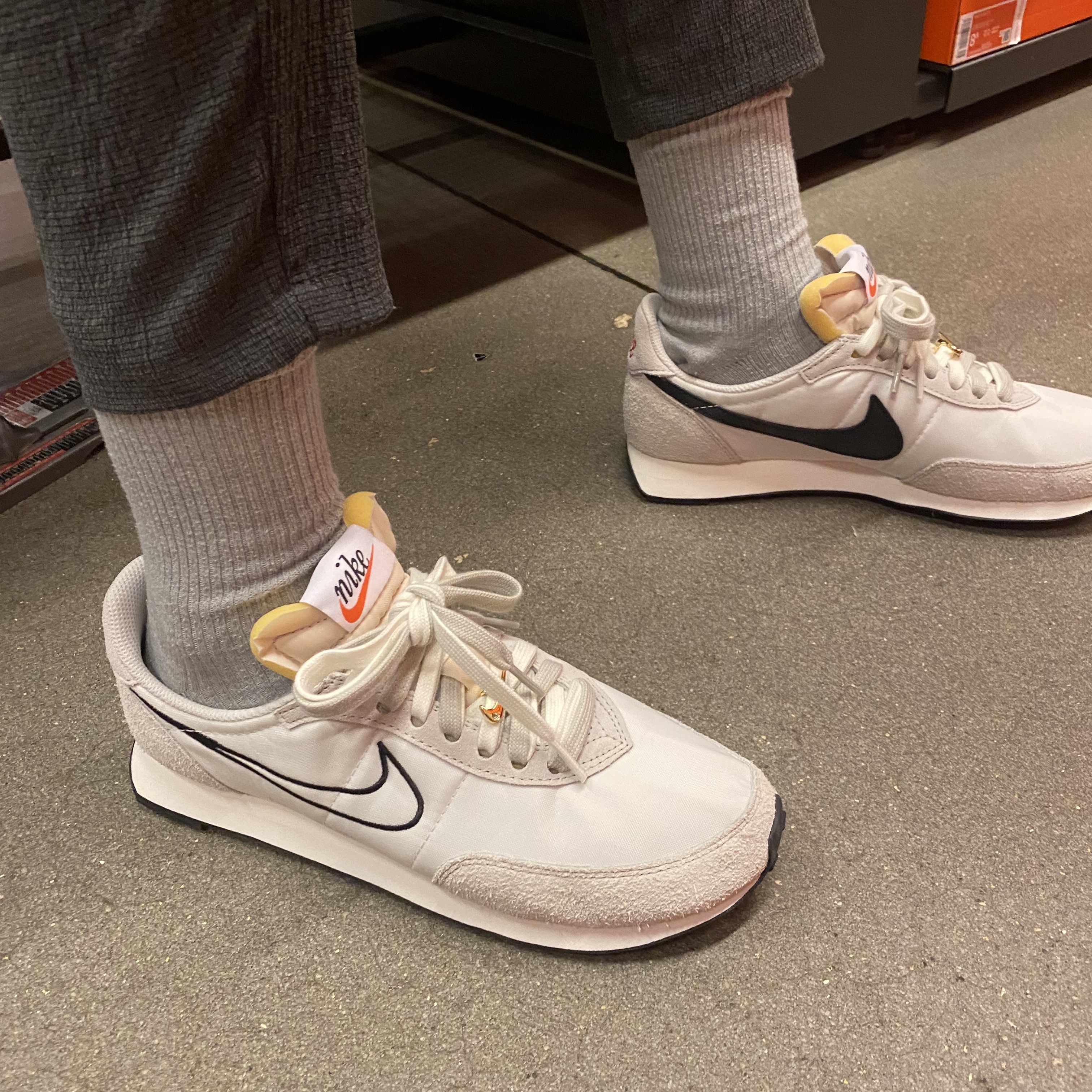 Nike Waffle Trainer 2 Sail Black 착용 스타일 - 4