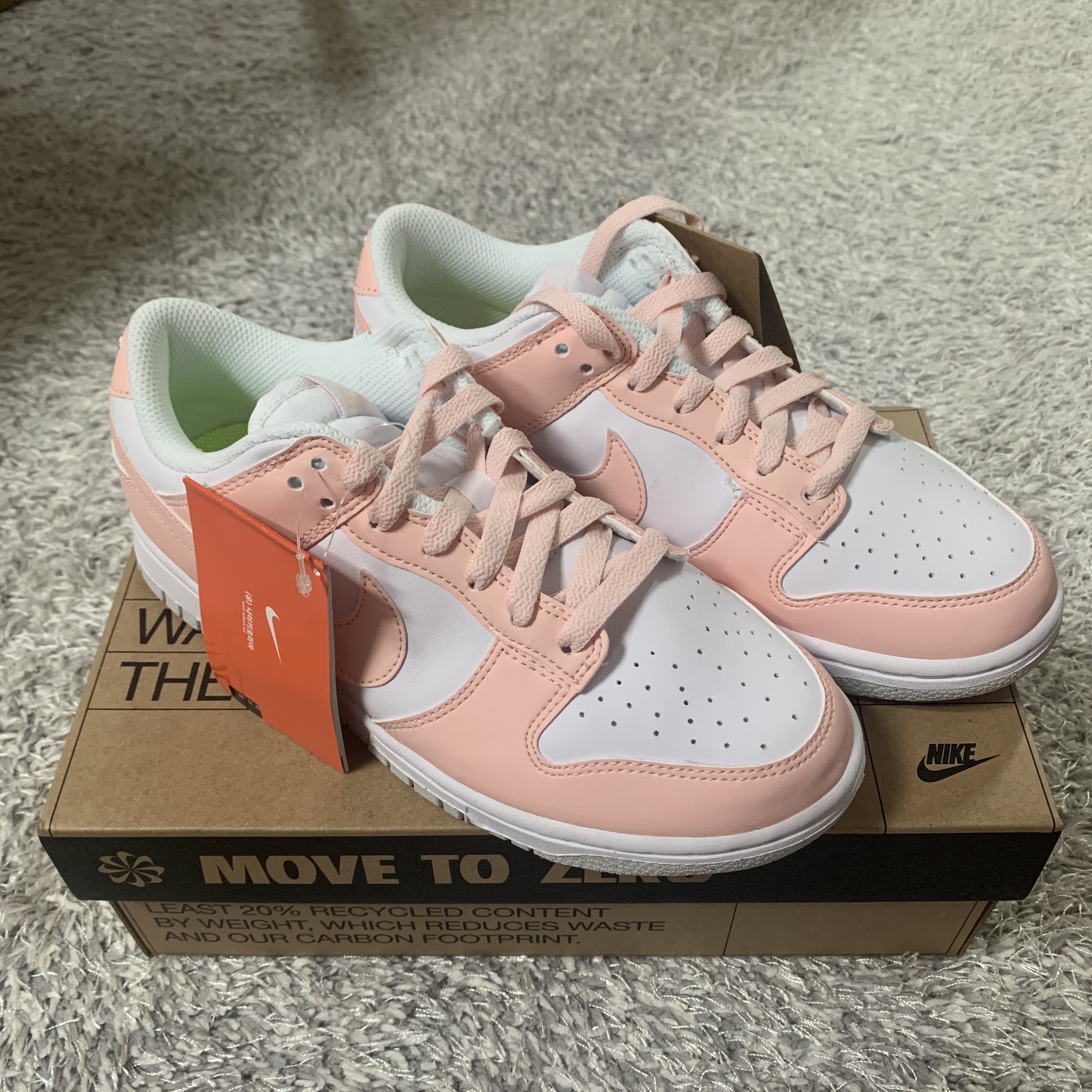 (W) Nike Dunk Low Next Nature Pale Coral 착용 스타일 - 1