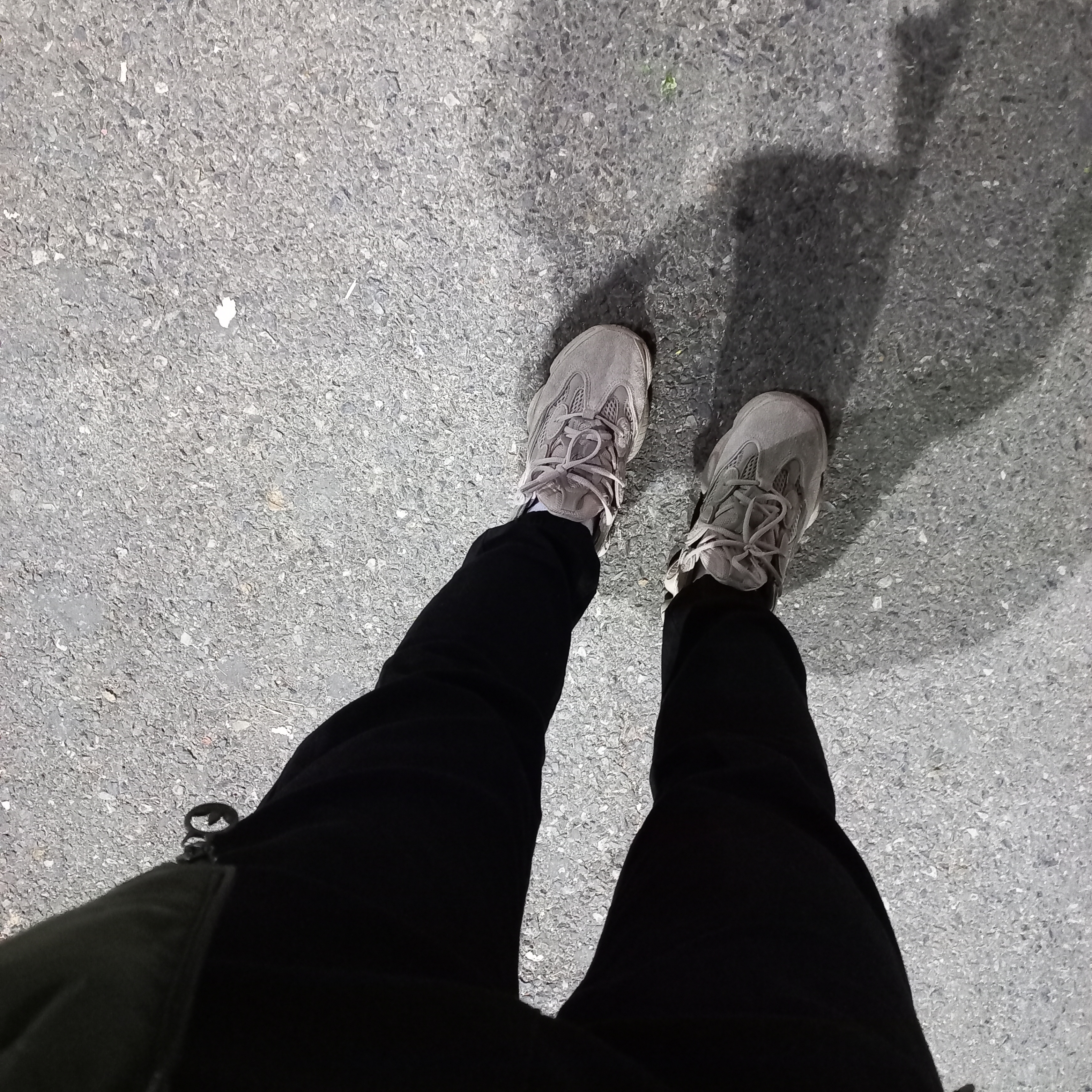 Adidas Yeezy 500 Taupe Light 착용 스타일 - 1