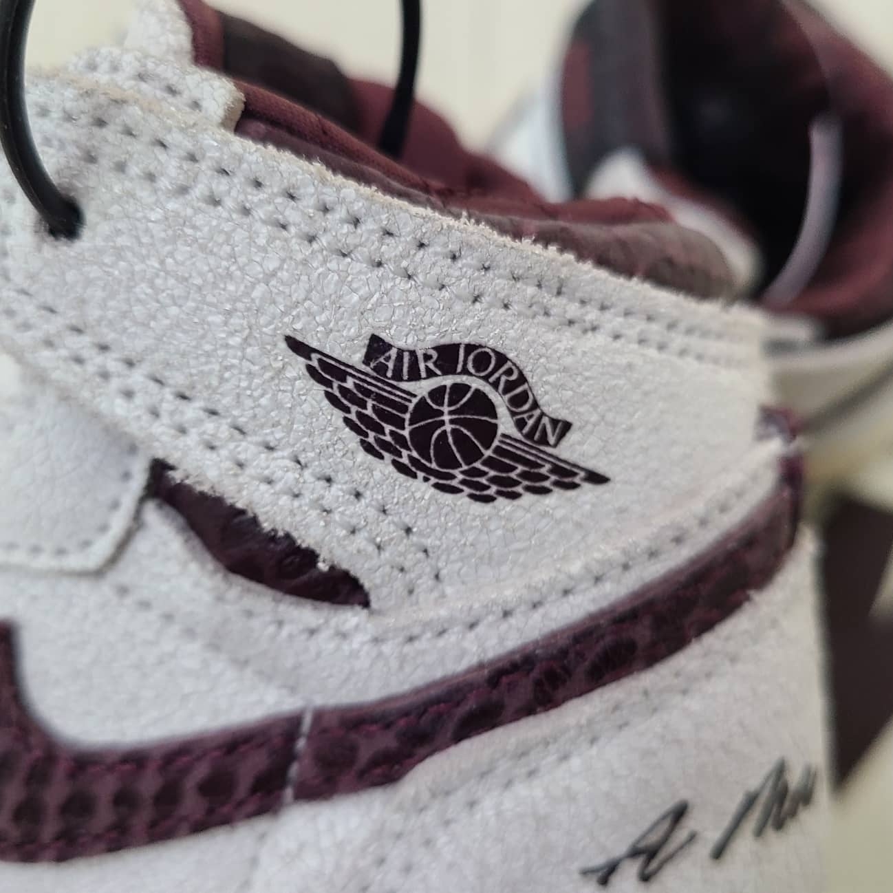 (TD) Jordan 1 x A Ma Maniere Retro High OG SP Burgundy and Sail 착용 스타일 - 3
