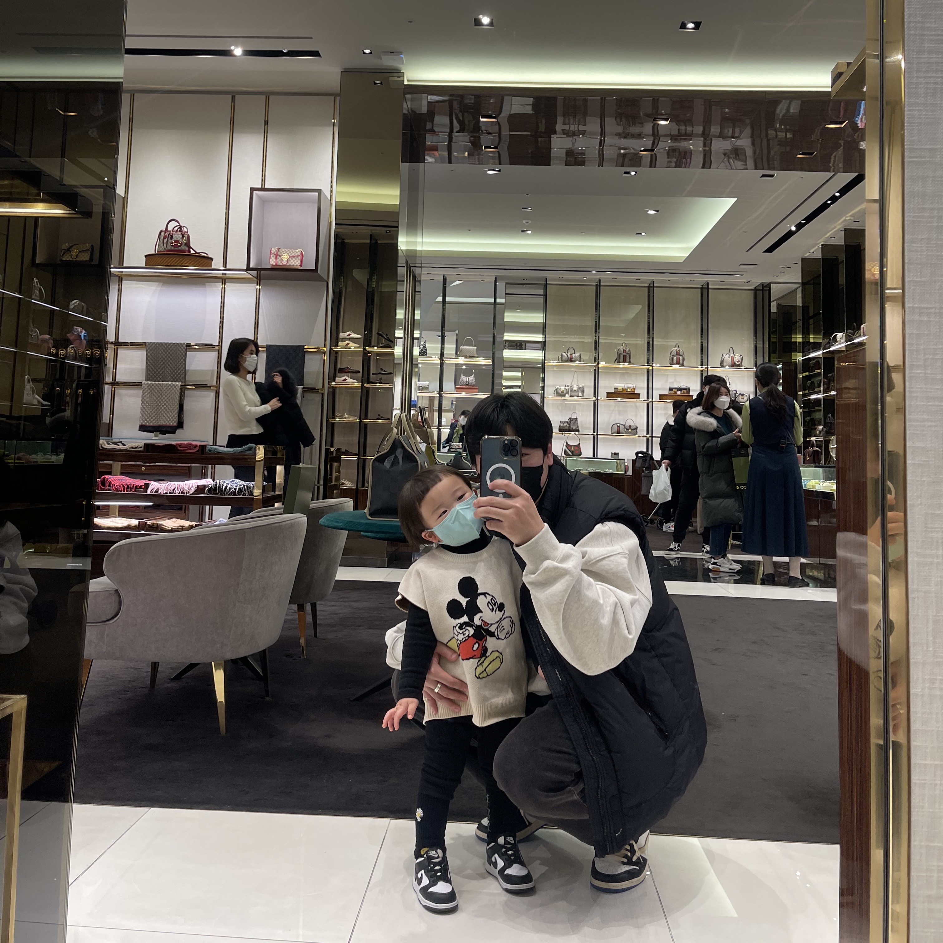 Jordan 1 x Travis Scott x Fragment Retro Low OG SP Military Blue, Stone Island G0123 Garment Dyed Crinkle Reps Nylon Down Vest Black - 21FW 착용 스타일 - 2