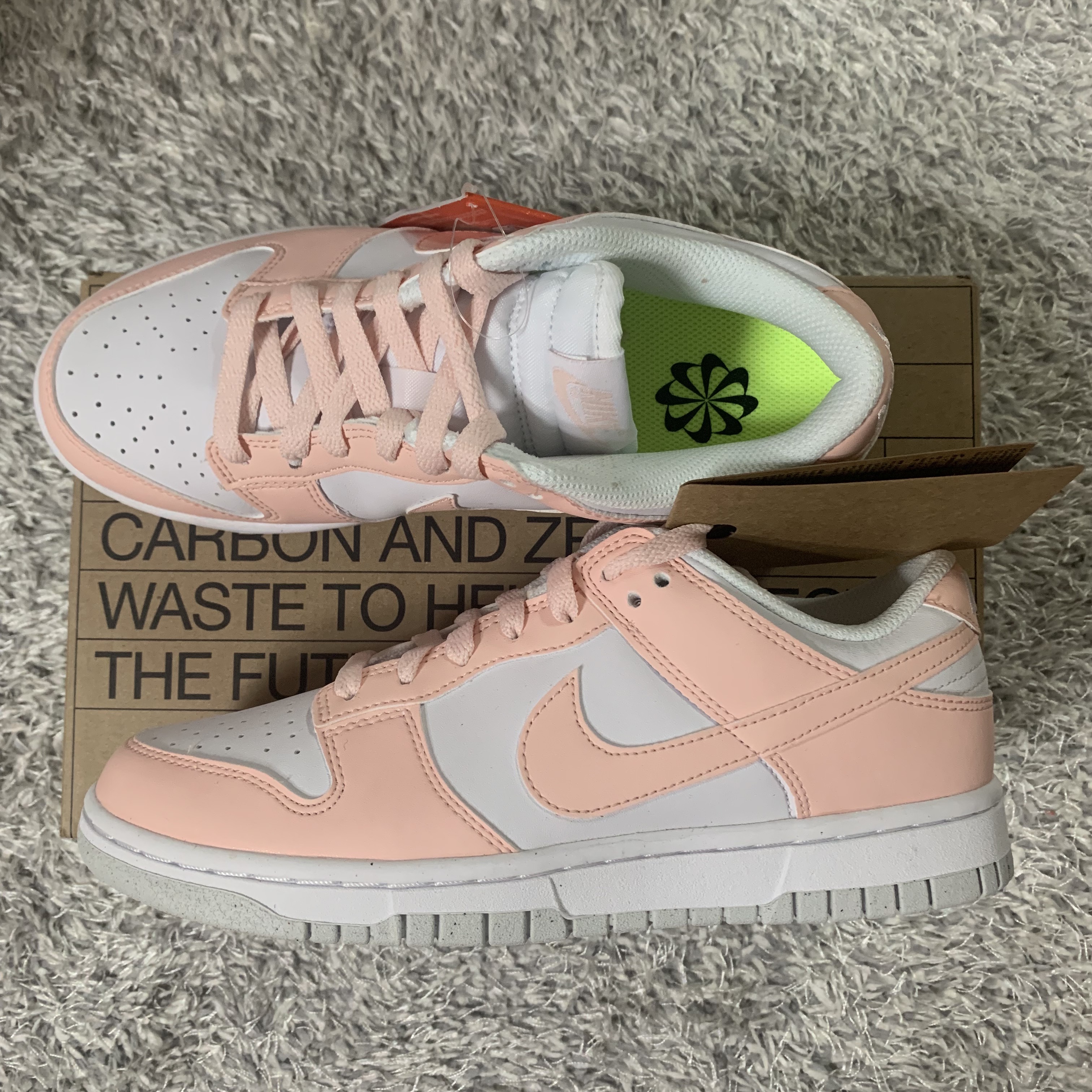 (W) Nike Dunk Low Next Nature Pale Coral 착용 스타일 - 2