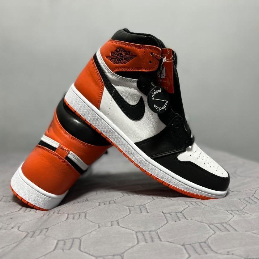 Jordan 1 Retro High OG Electro Orange 착용 스타일 - 1