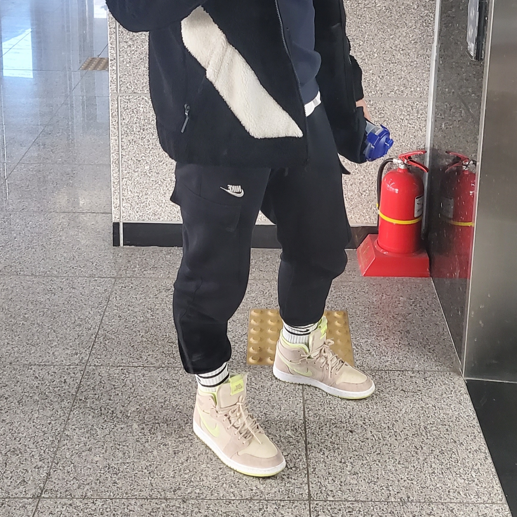 (W) Jordan 1 Zoom Air CMFT Lemon Twist 착용 스타일