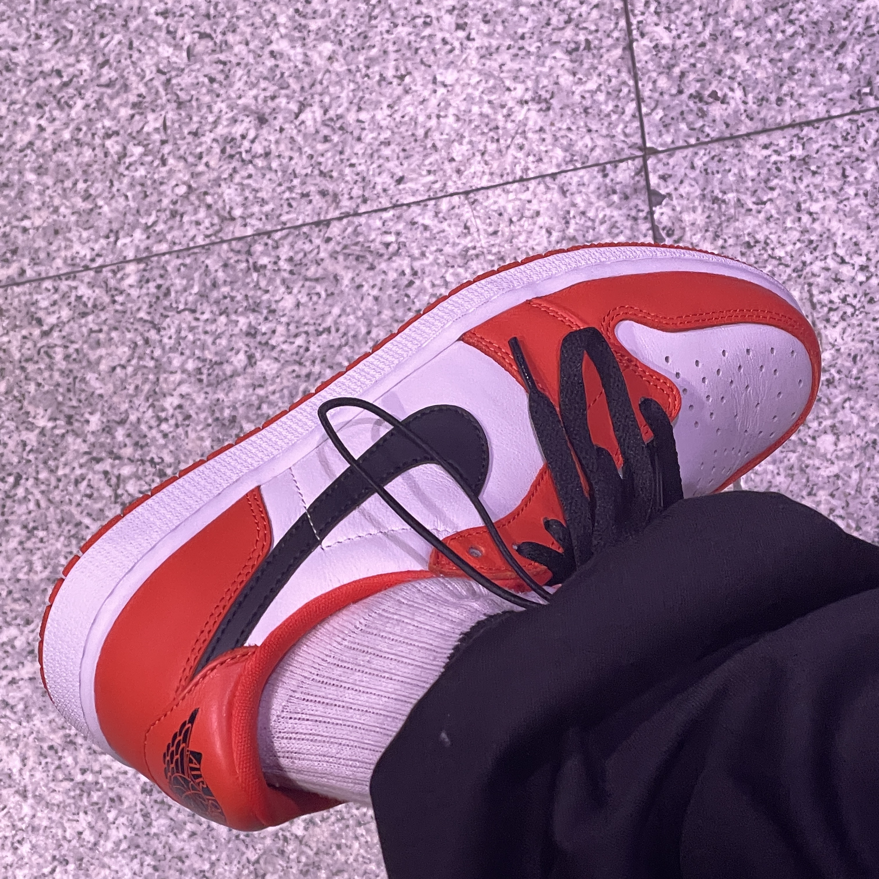 Jordan 1 Low OG Starfish 착용 스타일 - 1