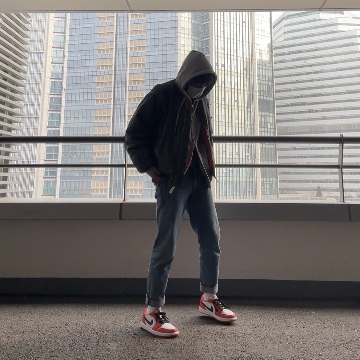 Jordan 1 Low OG Starfish 착용 스타일 - 2