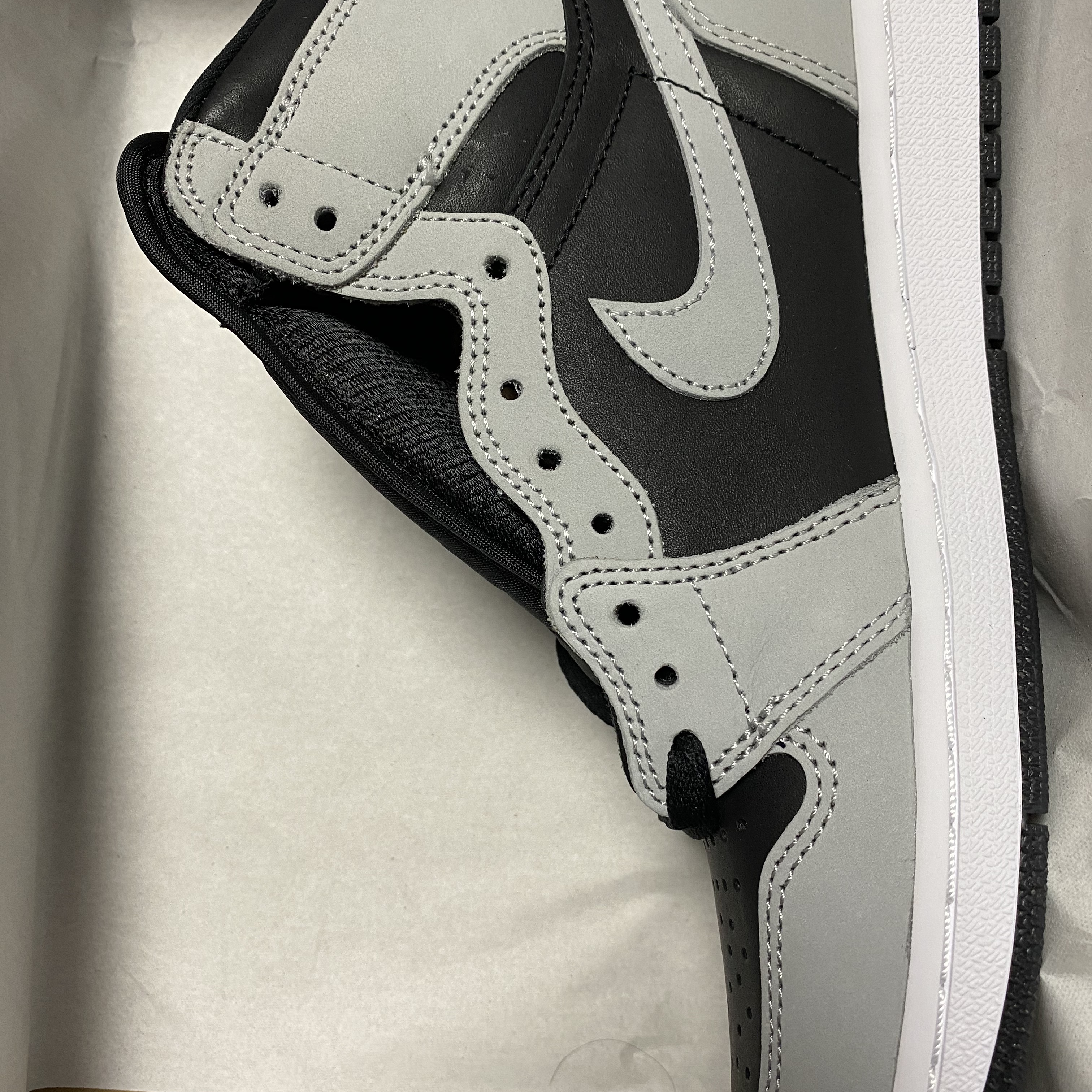 Jordan 1 Retro High OG Shadow 2.0 착용 스타일 - 2