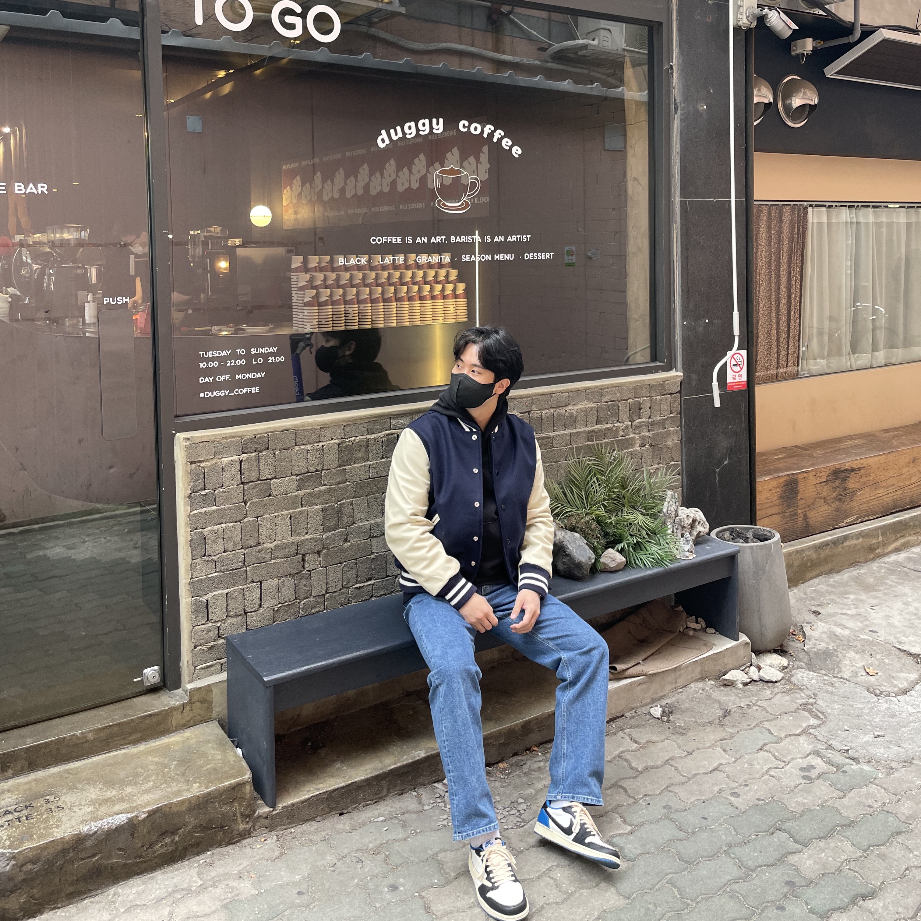Jordan 1 x Travis Scott x Fragment Retro Low OG SP Military Blue, Stone Island 64120 Cotton Fleece Hooded Sweatshirt Black - 21FW 착용 스타일