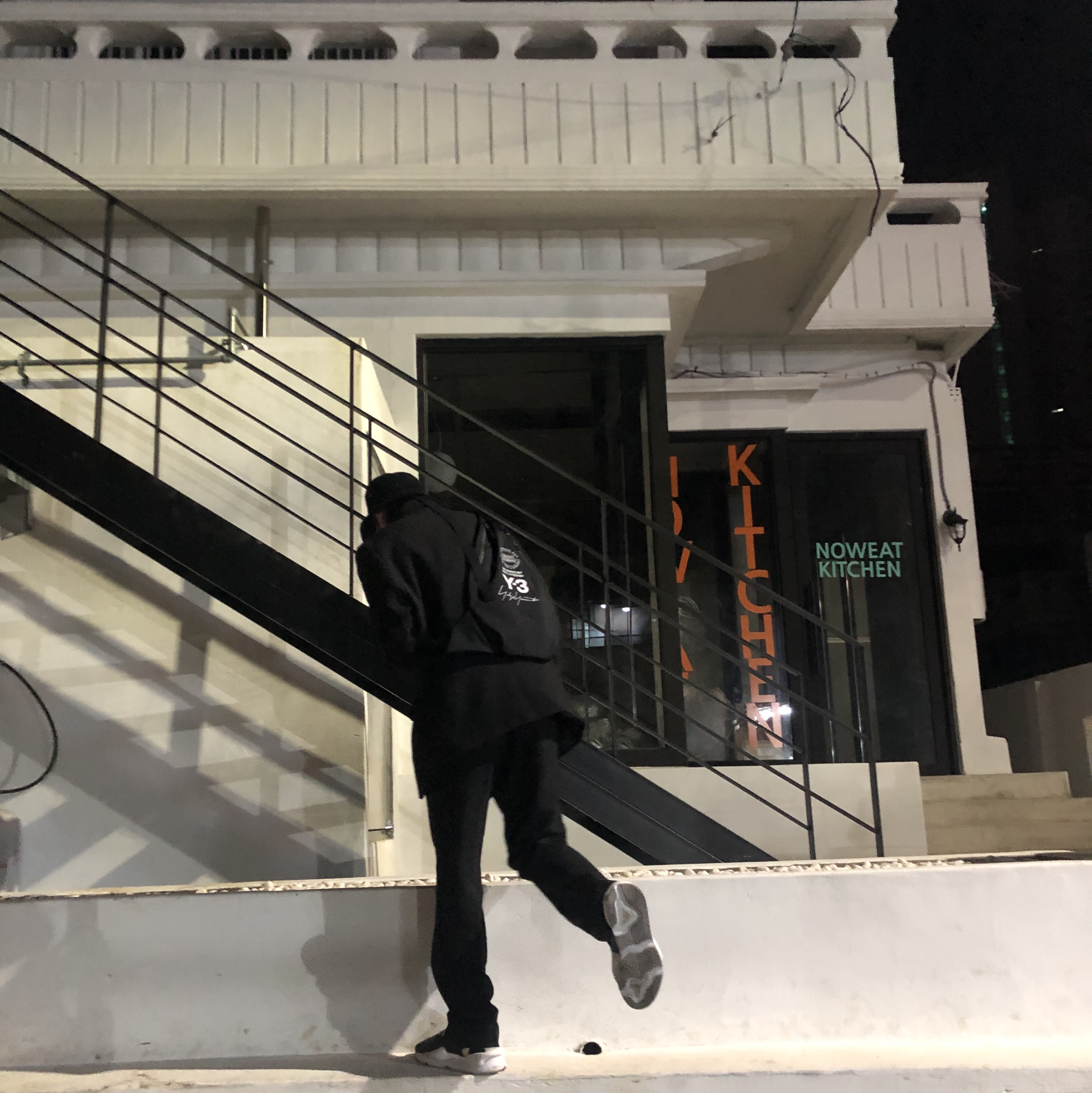 Y-3 Kaiwa Black White 착용 스타일 - 2