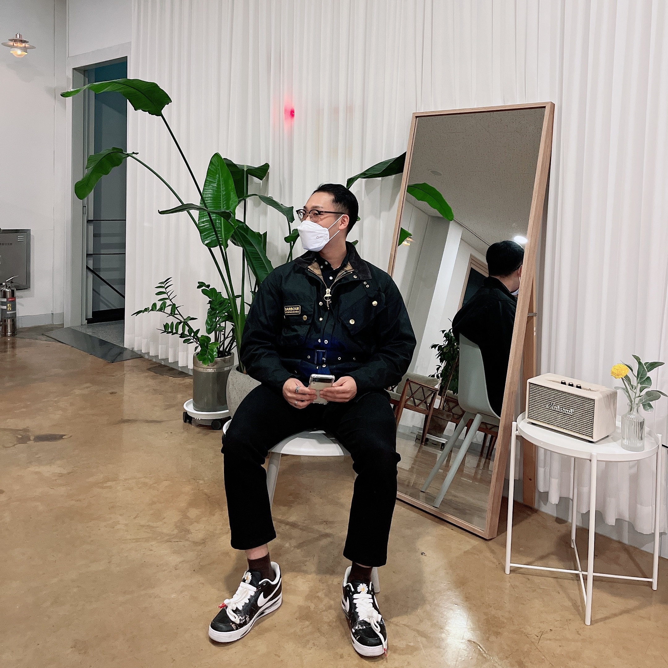 Barbour International Original Wax Jacket Black, Nike x Peaceminusone Air Force 1 Low Para-Noise 착용 스타일