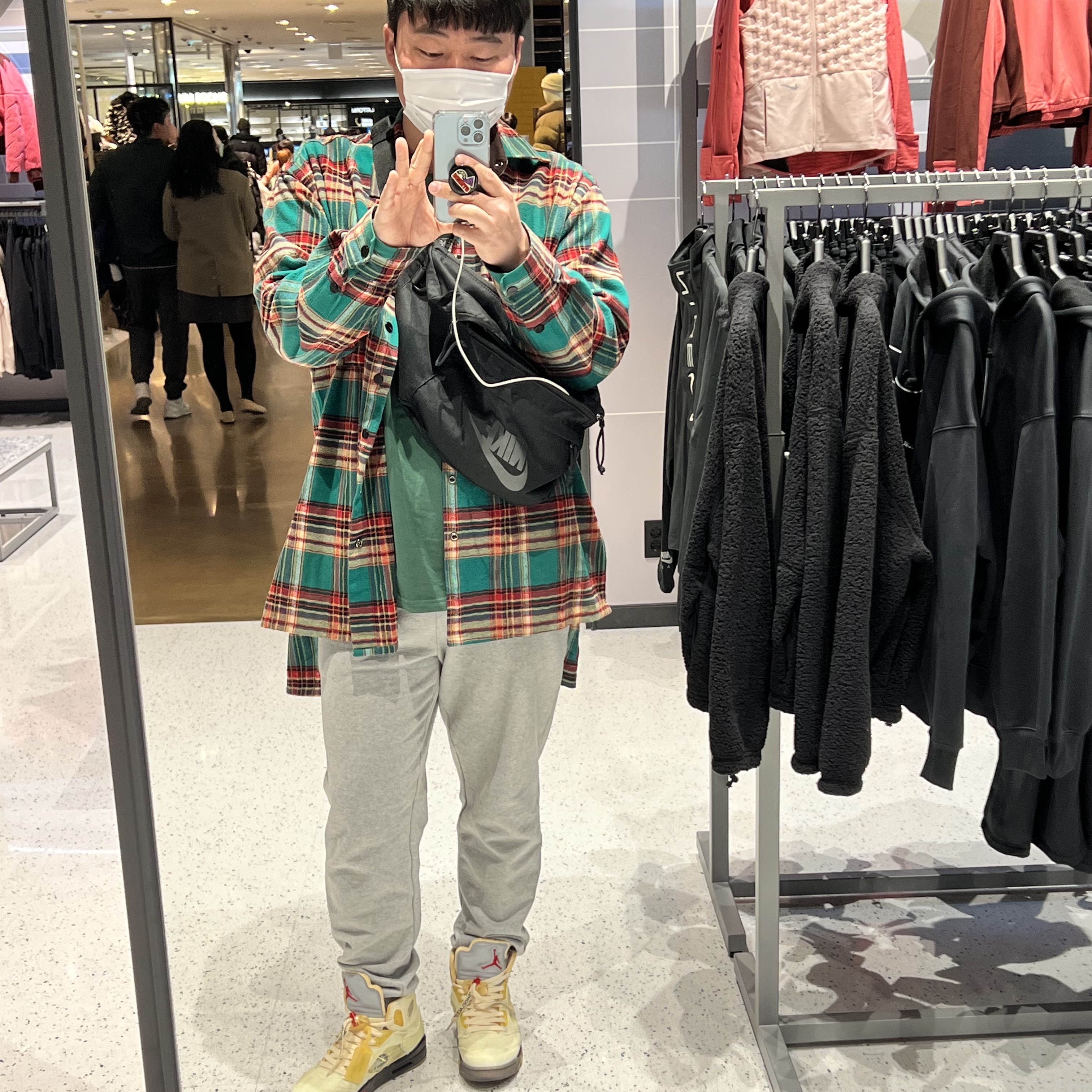 Jordan 5 x Off-White Retro SP Sail Fire Red, Nike x Stussy Big Swoosh LS T-Shirt Green - US/EU 착용 스타일 - 2