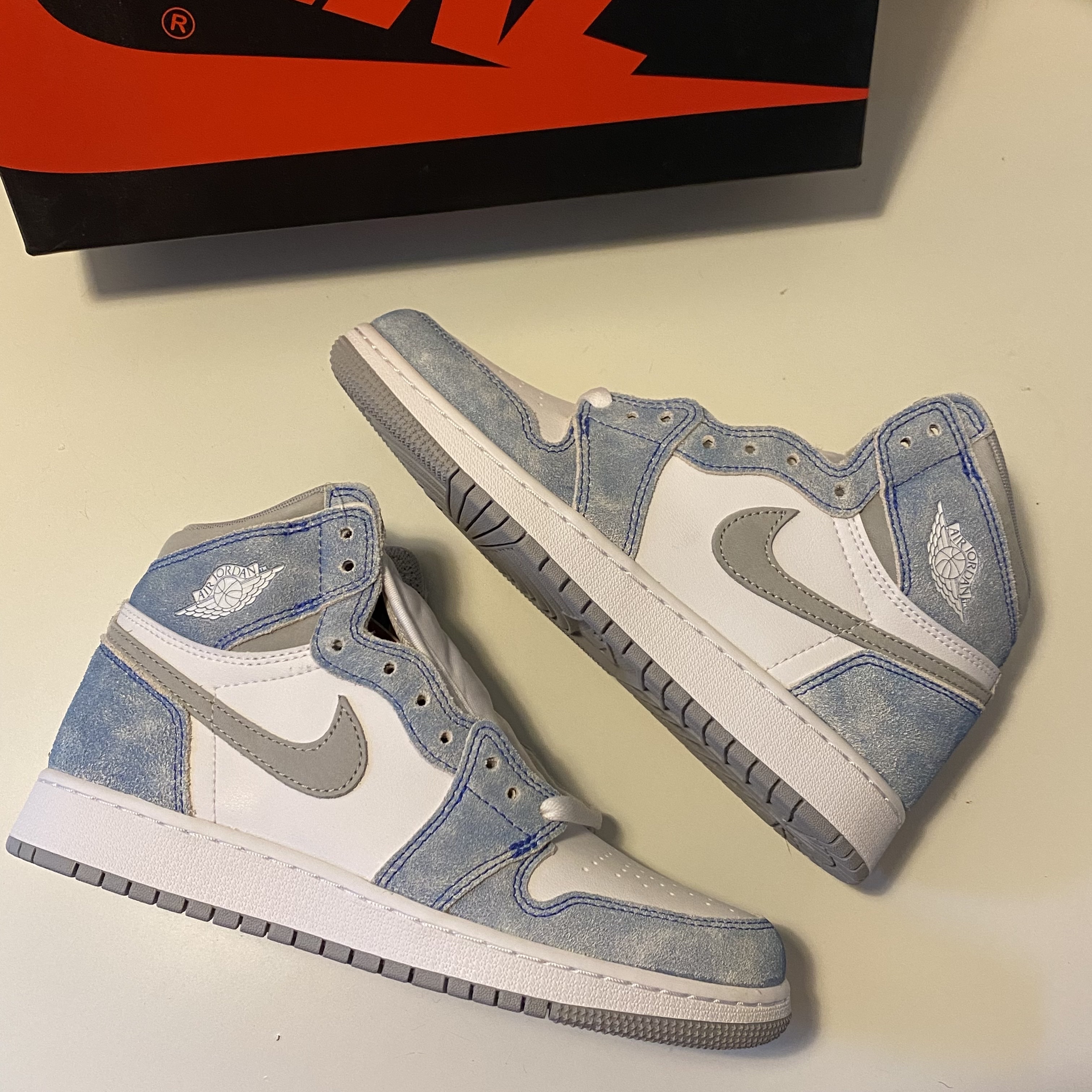 (GS) Jordan 1 Retro High OG Hyper Royal 착용 스타일 - 3