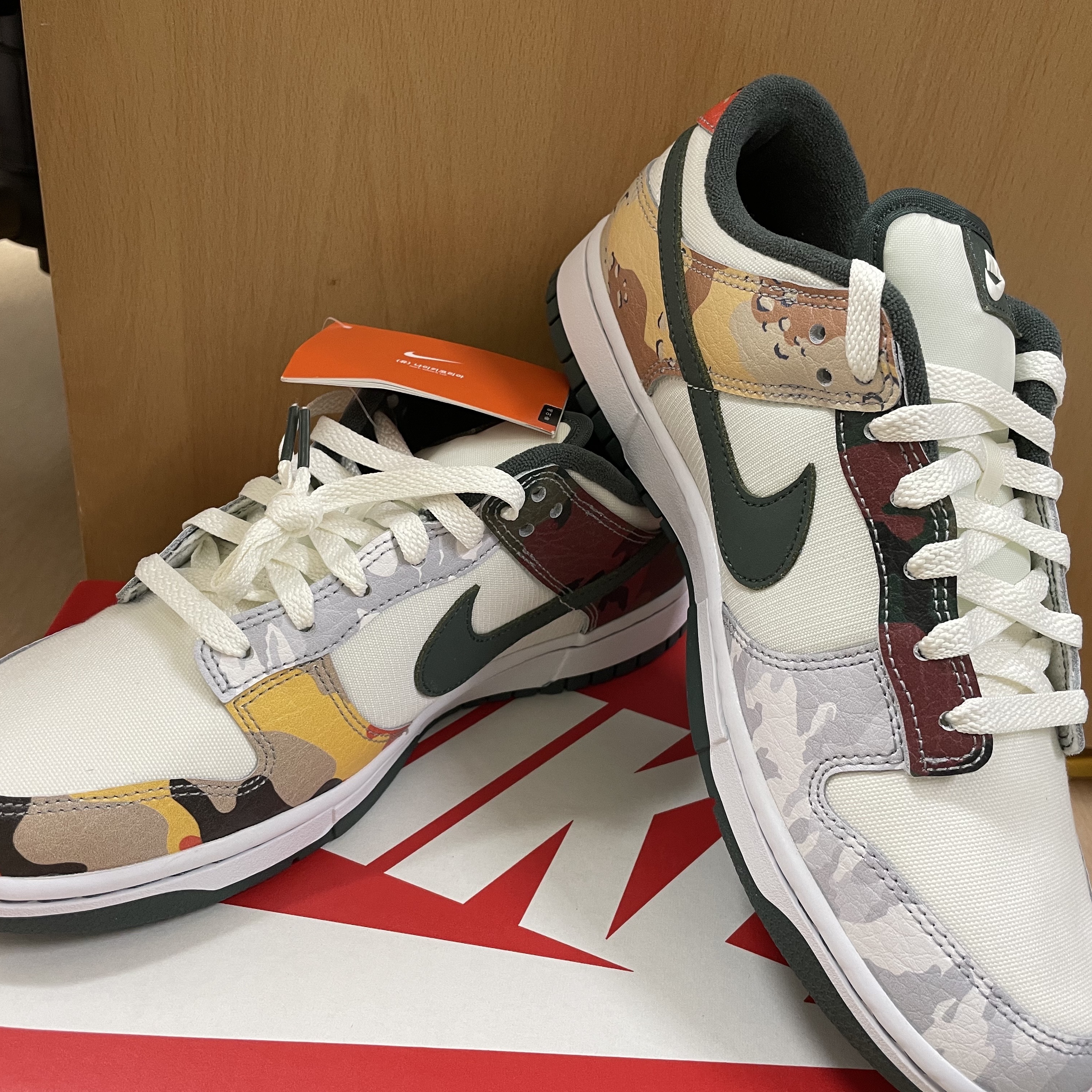 Nike Dunk Low SE Sail Multi Camo 착용 스타일