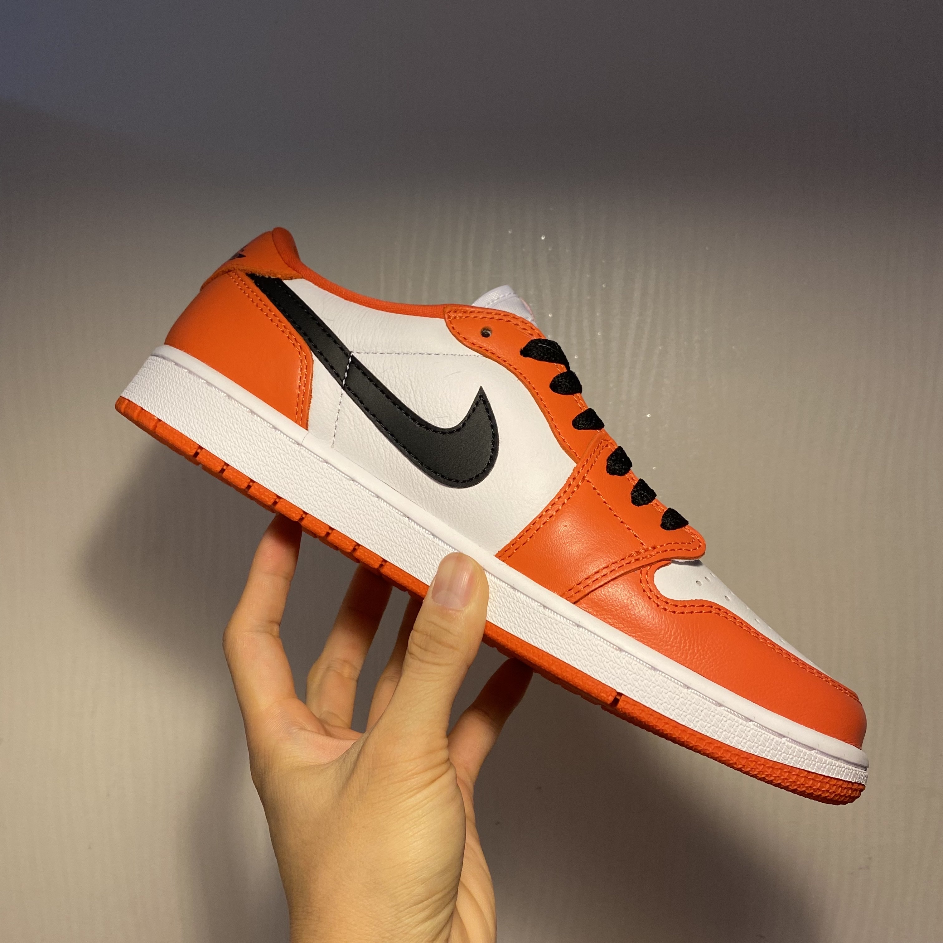 Jordan 1 Low OG Starfish 착용 스타일 - 5