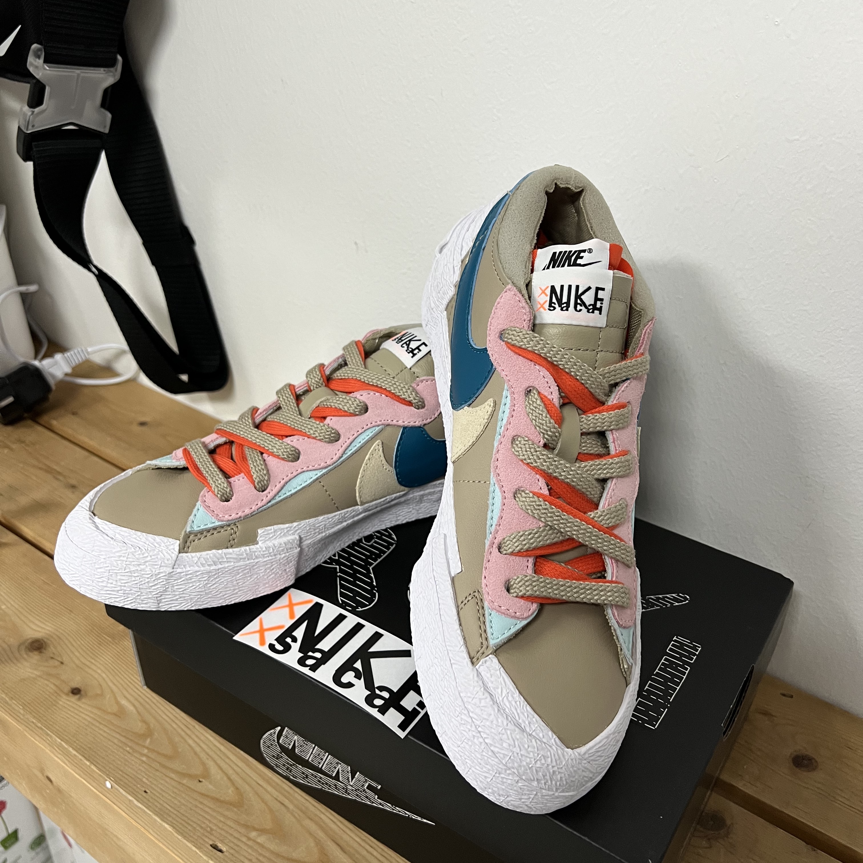 Nike x Sacai x Kaws Blazer Low Reed 착용 스타일