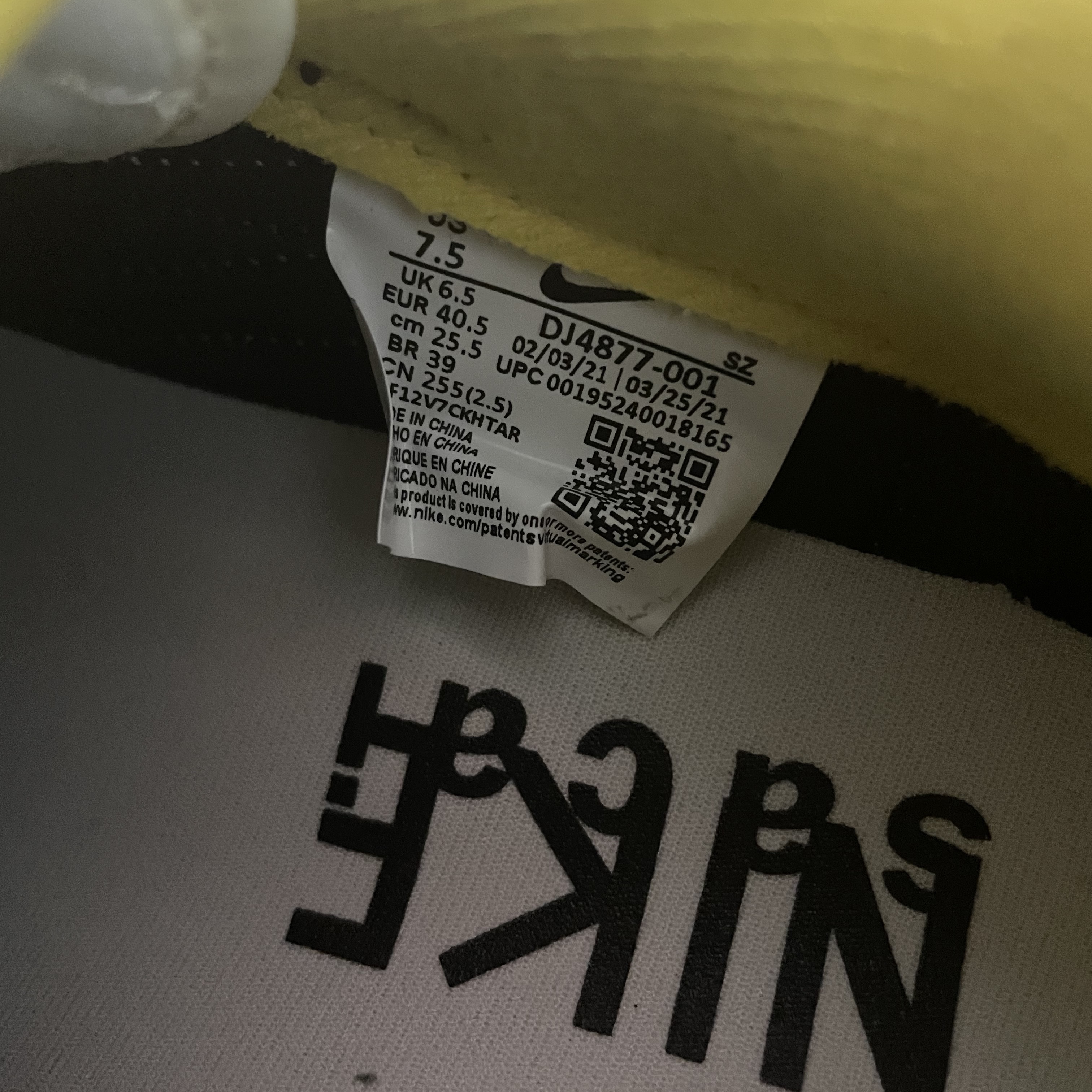 Nike x Sacai x Undercover LDWaffle Black Bright Citron 착용 스타일