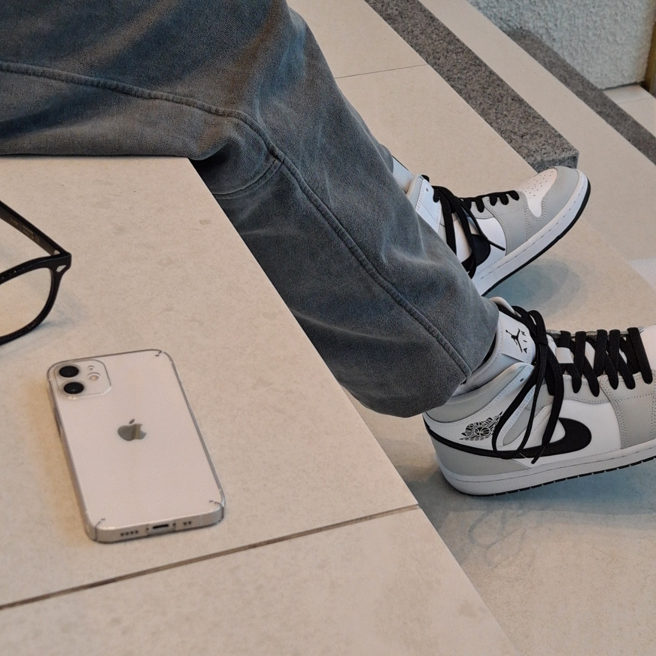 (W) Jordan 1 Mid Grey Fog 착용 스타일