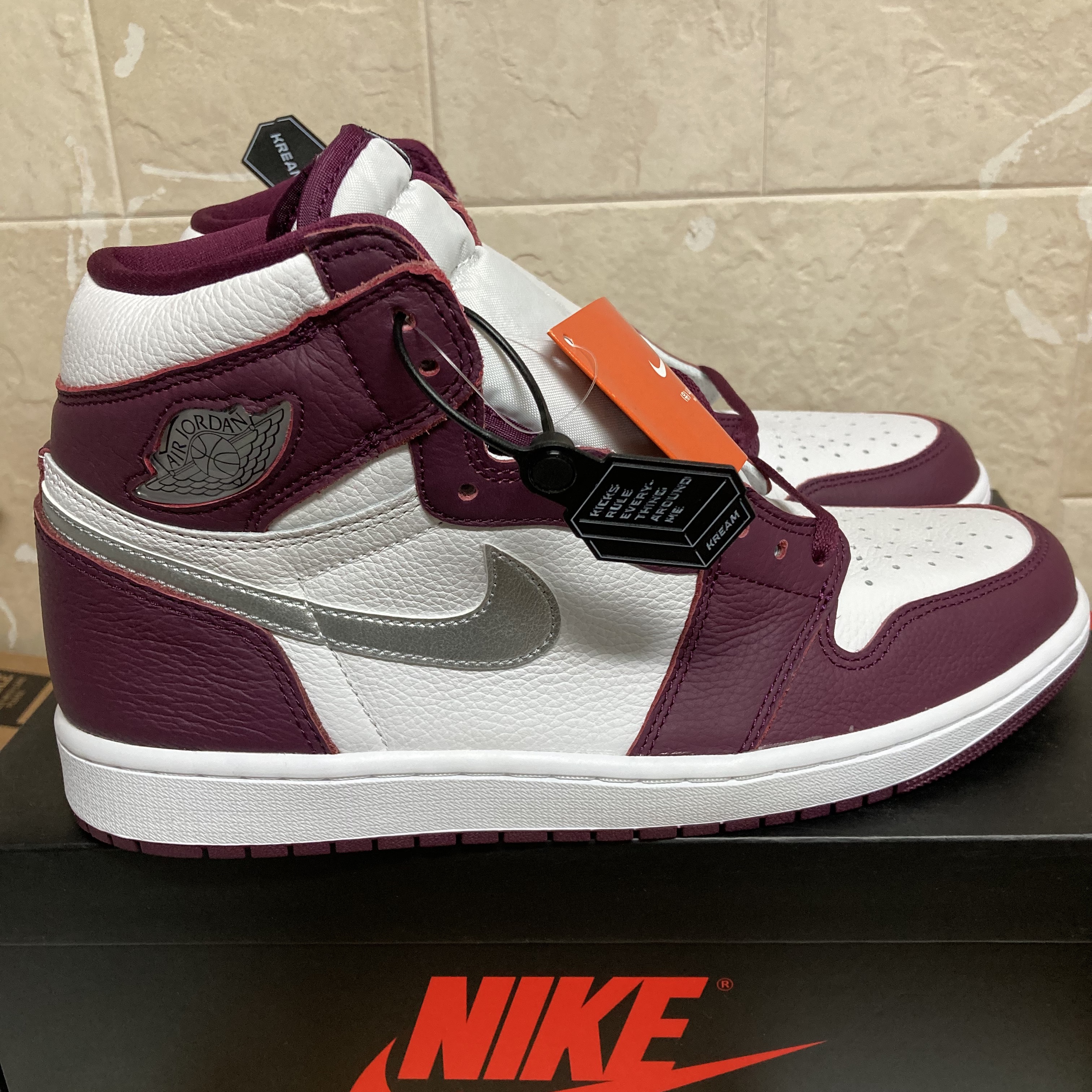 Jordan 1 Retro High OG Bordeaux 착용 스타일