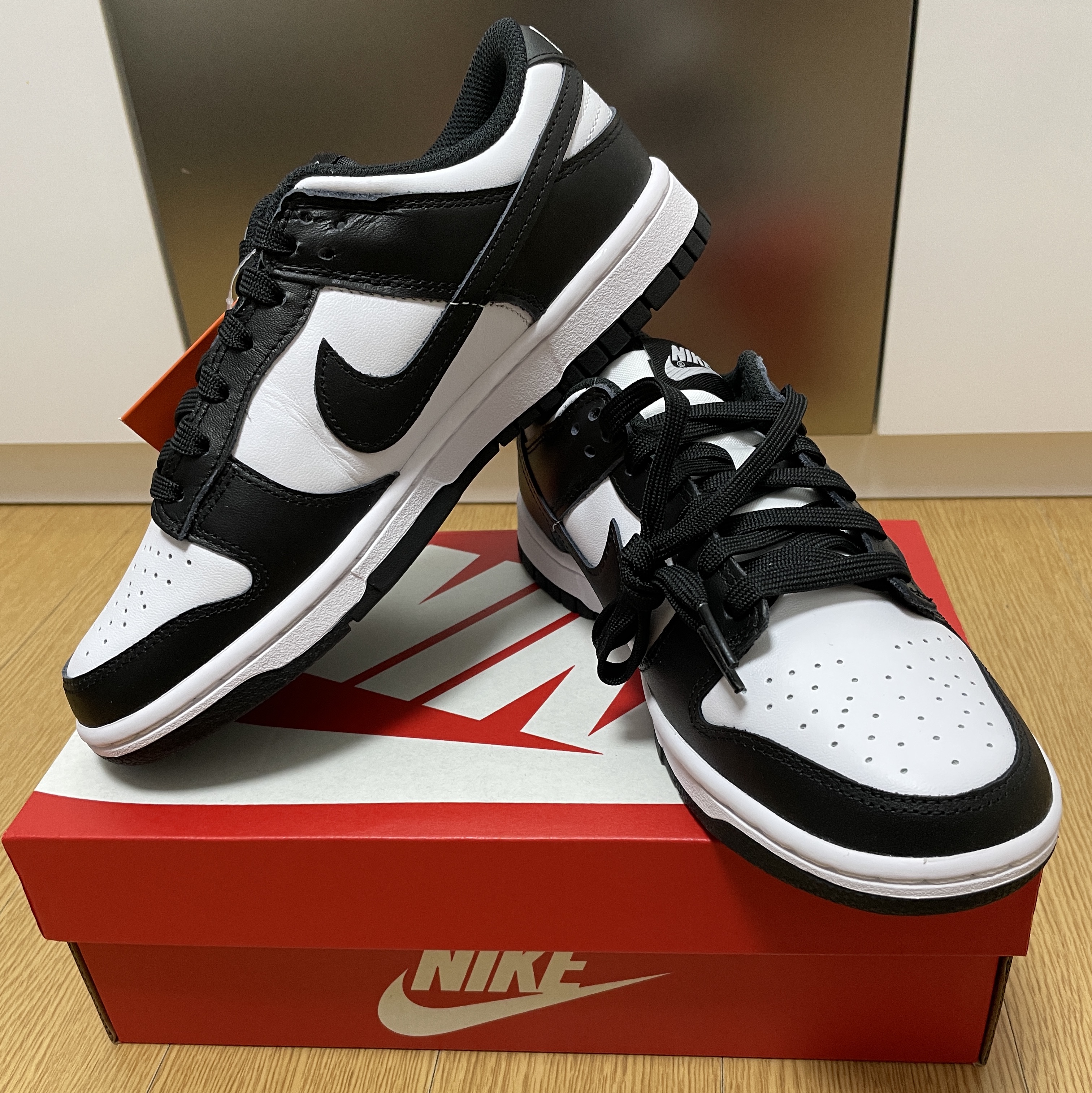 (W) Nike Dunk Low Black 착용 스타일 - 2