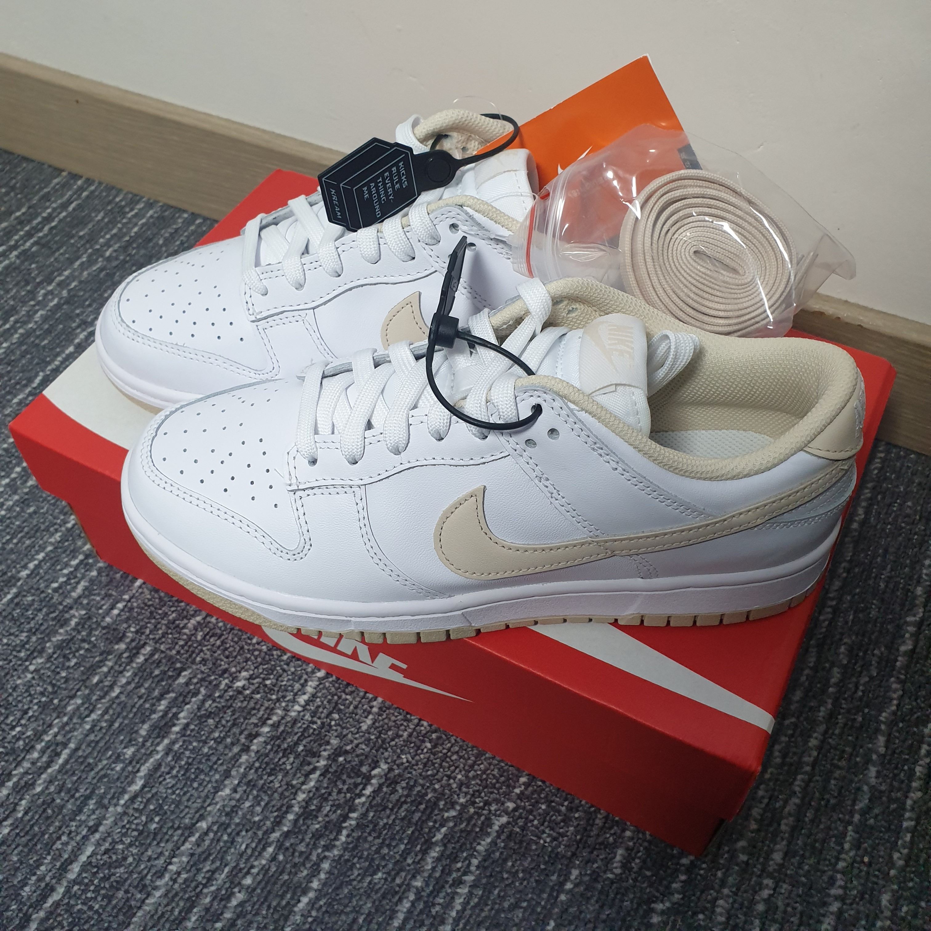 (W) Nike Dunk Low Pearl White 착용 스타일 - 3