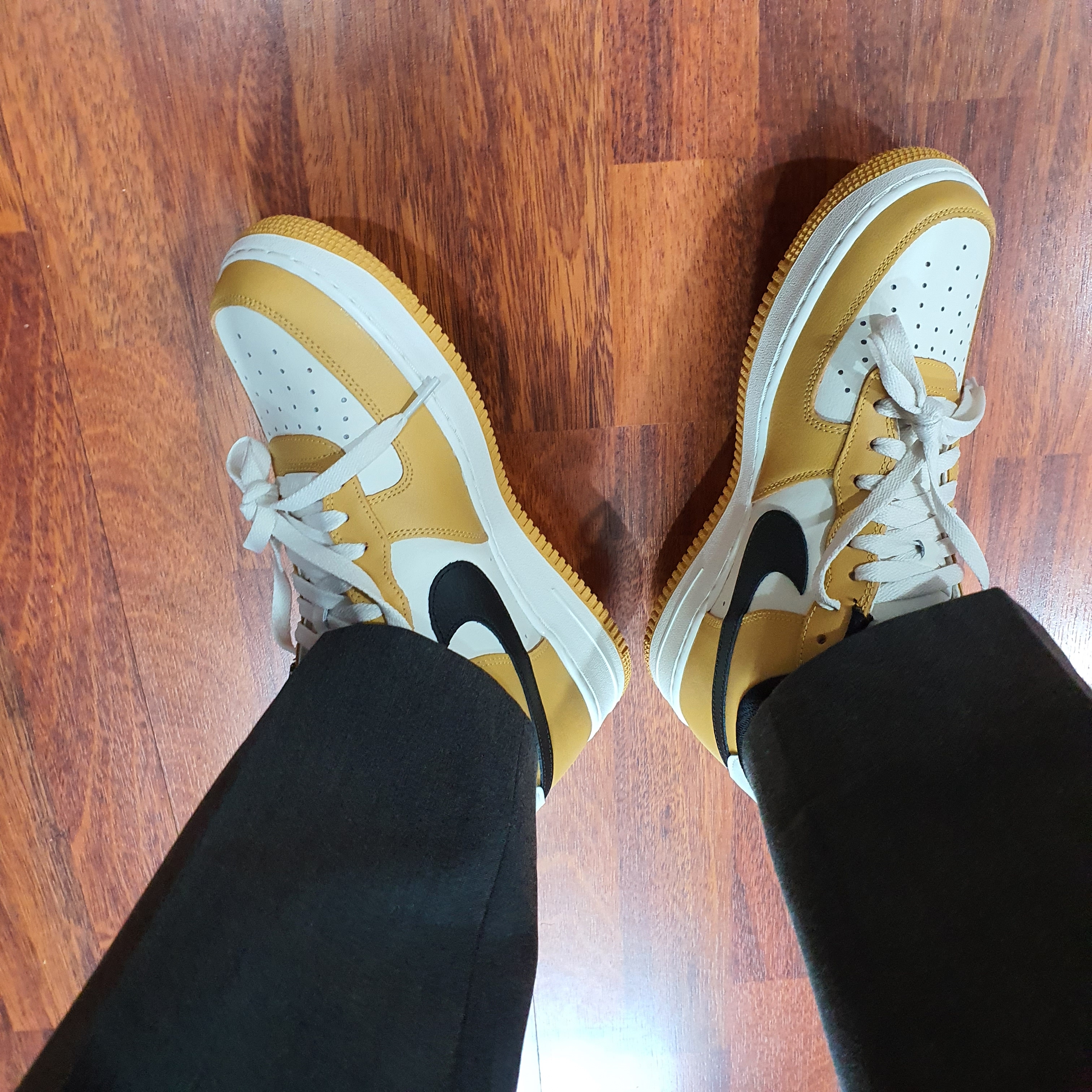 Nike Air Force 1 '07 Low White, Jordan 1 Retro High Rookie of the Year 착용 스타일 - 2
