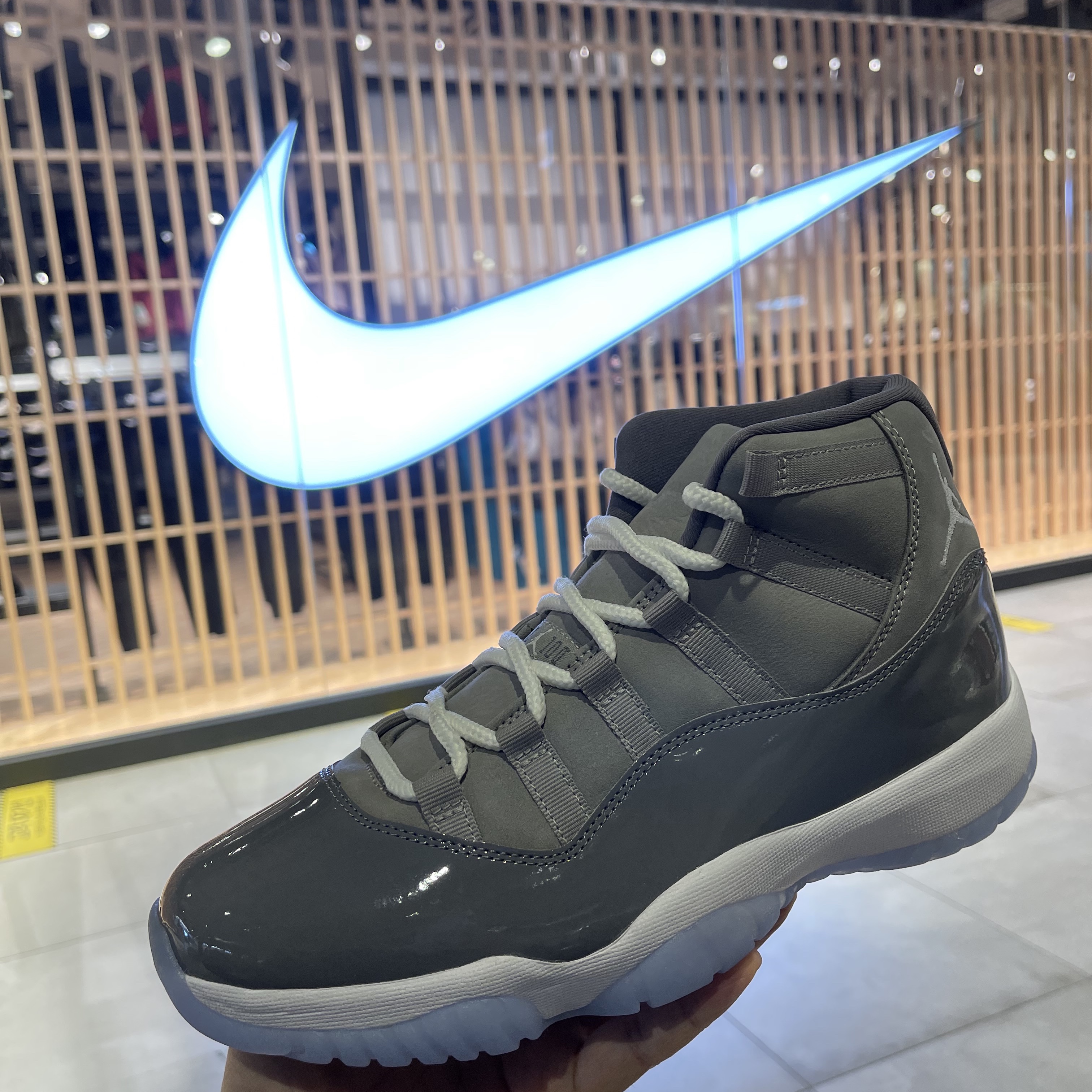 Jordan 11 Retro Cool Grey 2021 착용 스타일 - 2