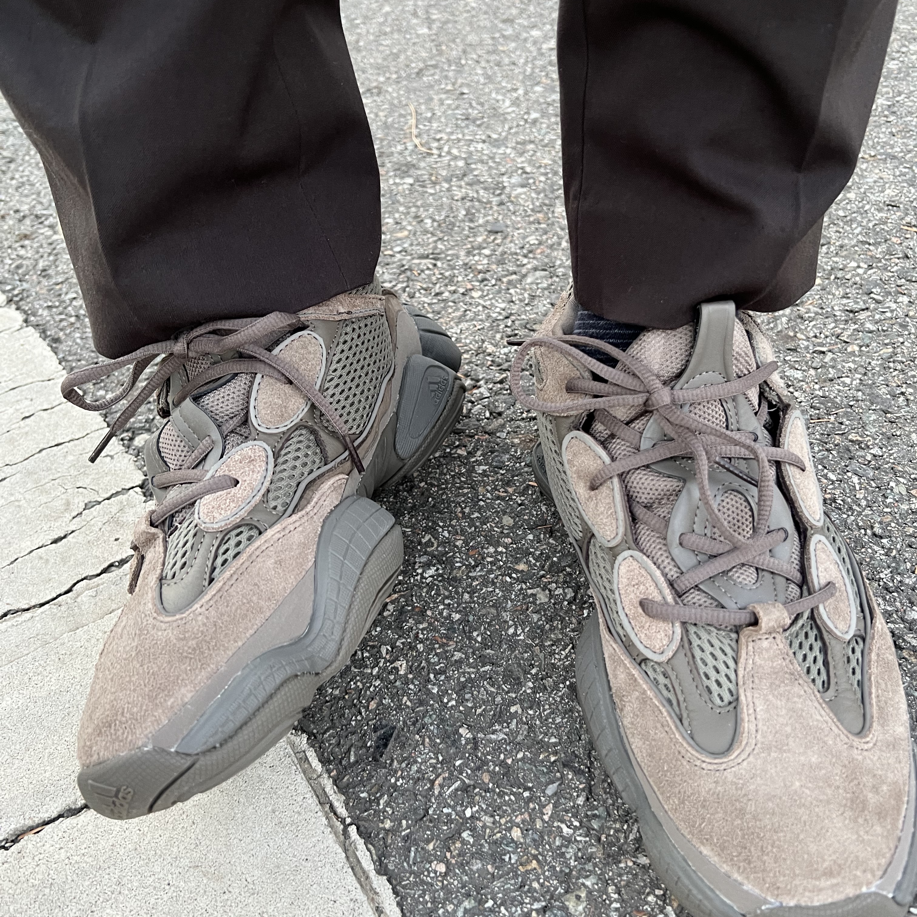 Adidas Yeezy 500 Clay Brown 착용 스타일 - 3