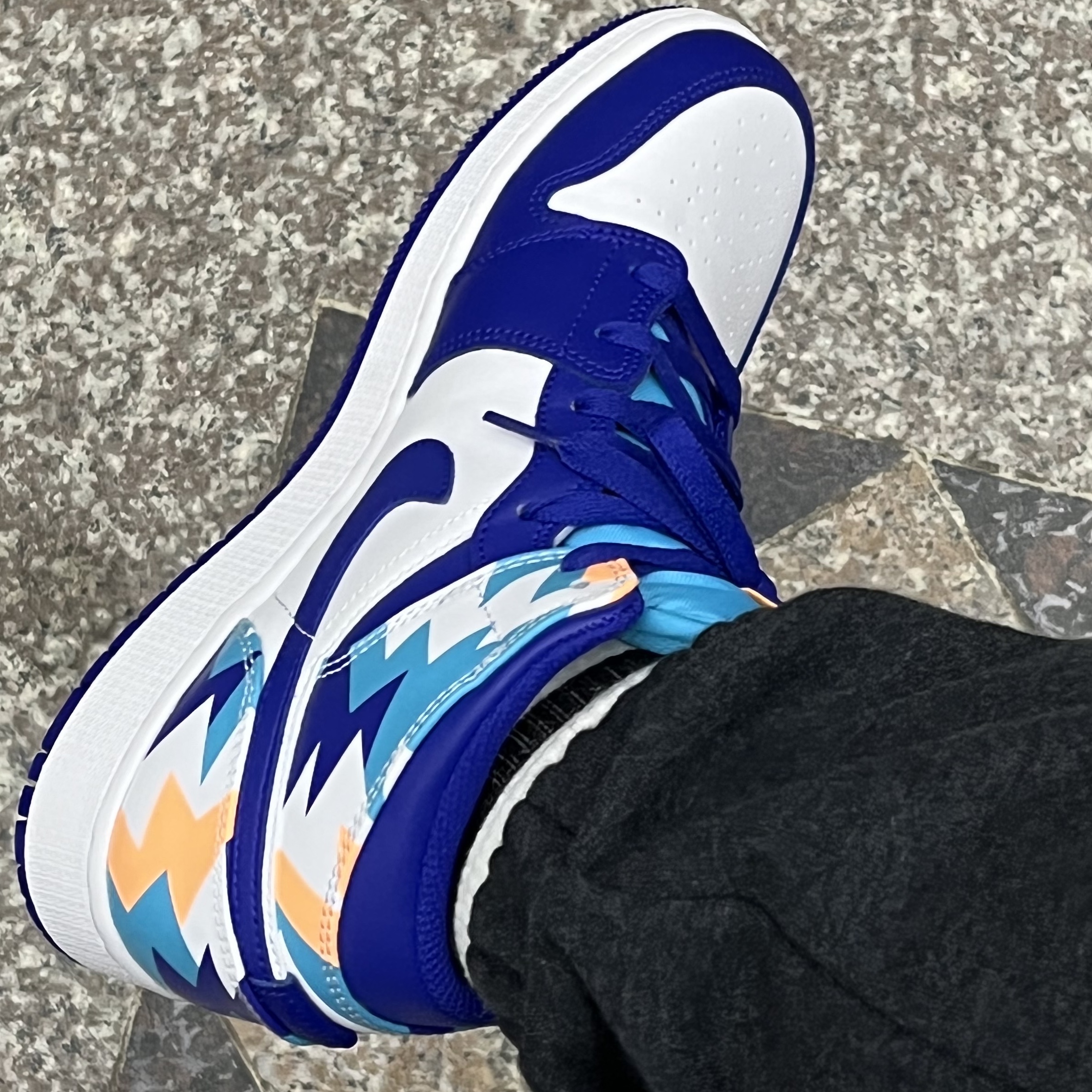 (GS) Jordan 1 Mid Geometric Print 착용 스타일