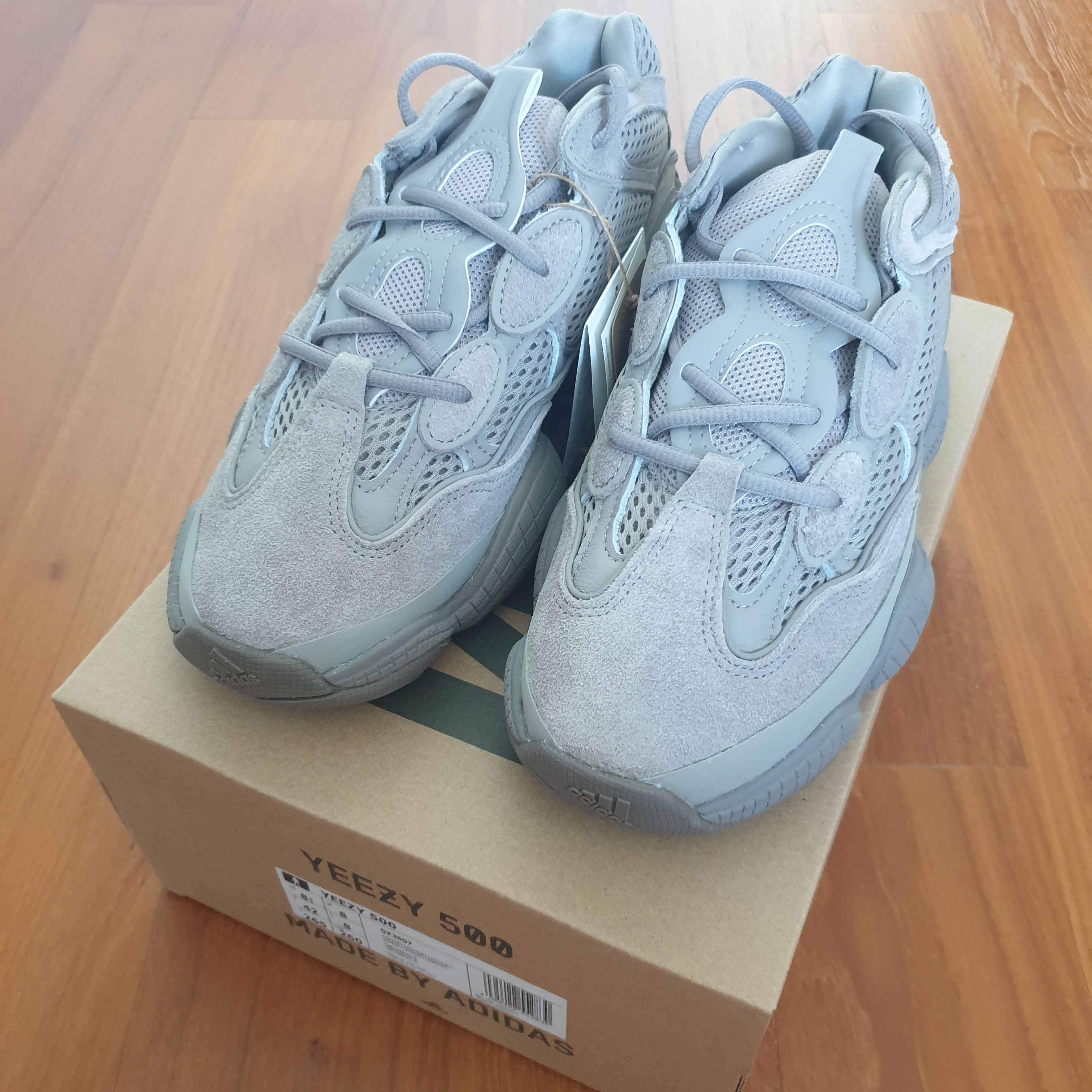 Adidas Yeezy 500 Ash Grey 착용 스타일 - 3