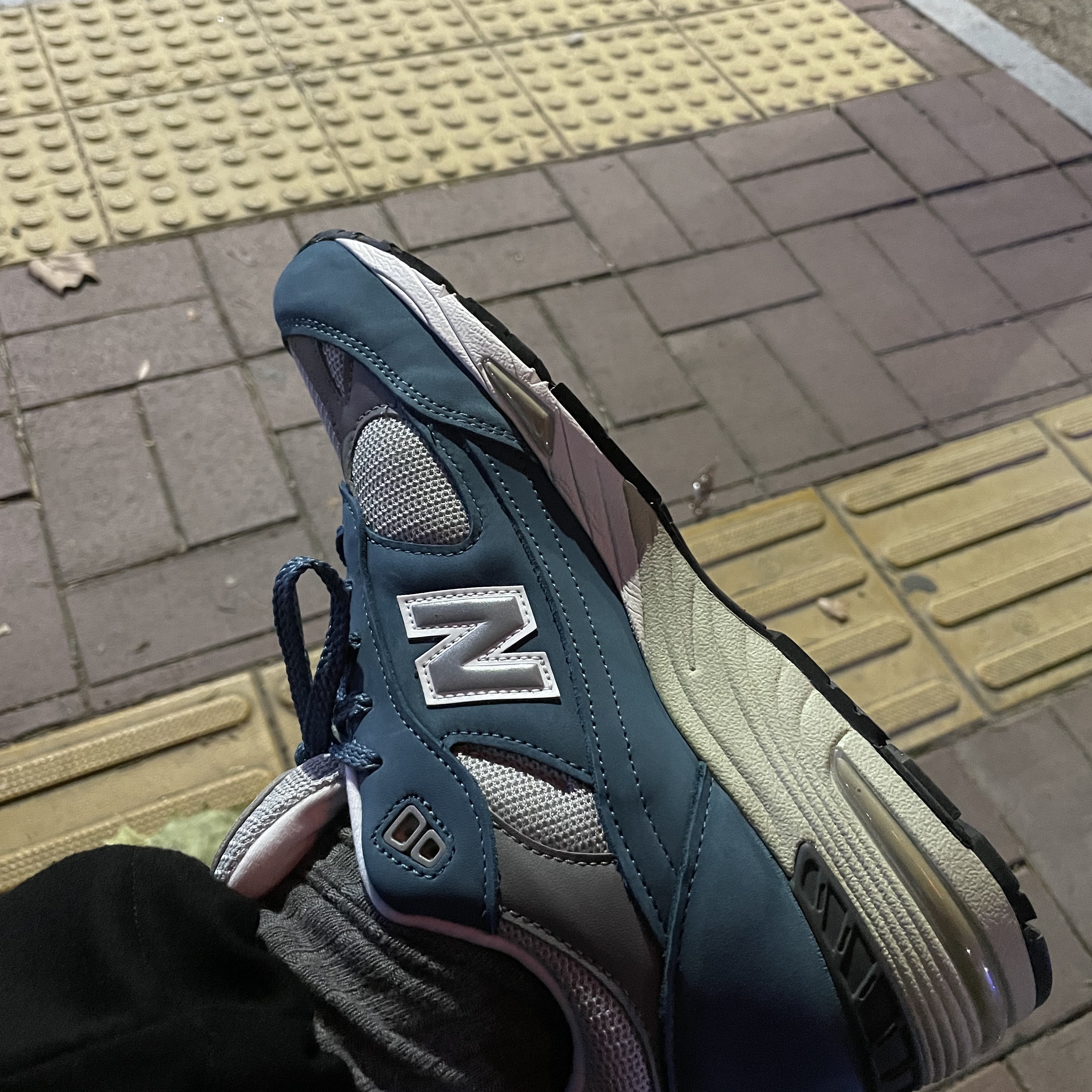 New Balance 991 Made in UK Blue Grey 착용 스타일
