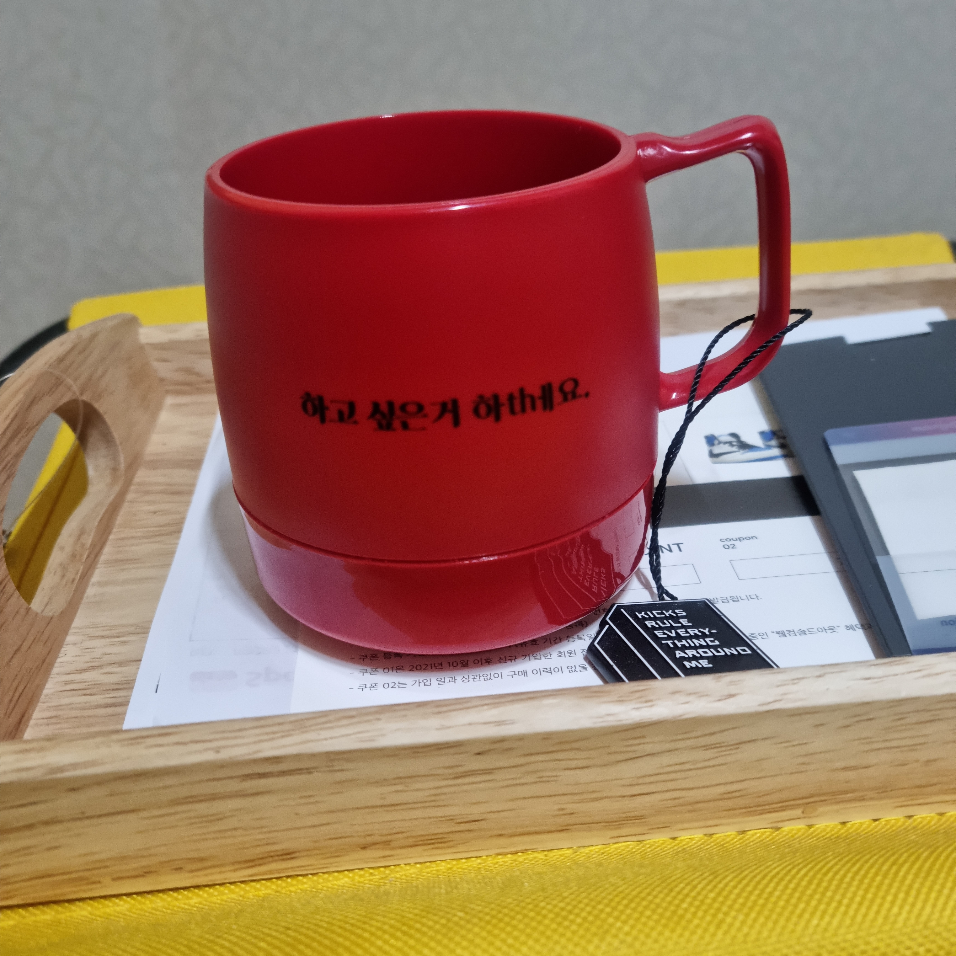 Helinox x Rohongchul Dinex Mug Red 착용 스타일 - 2
