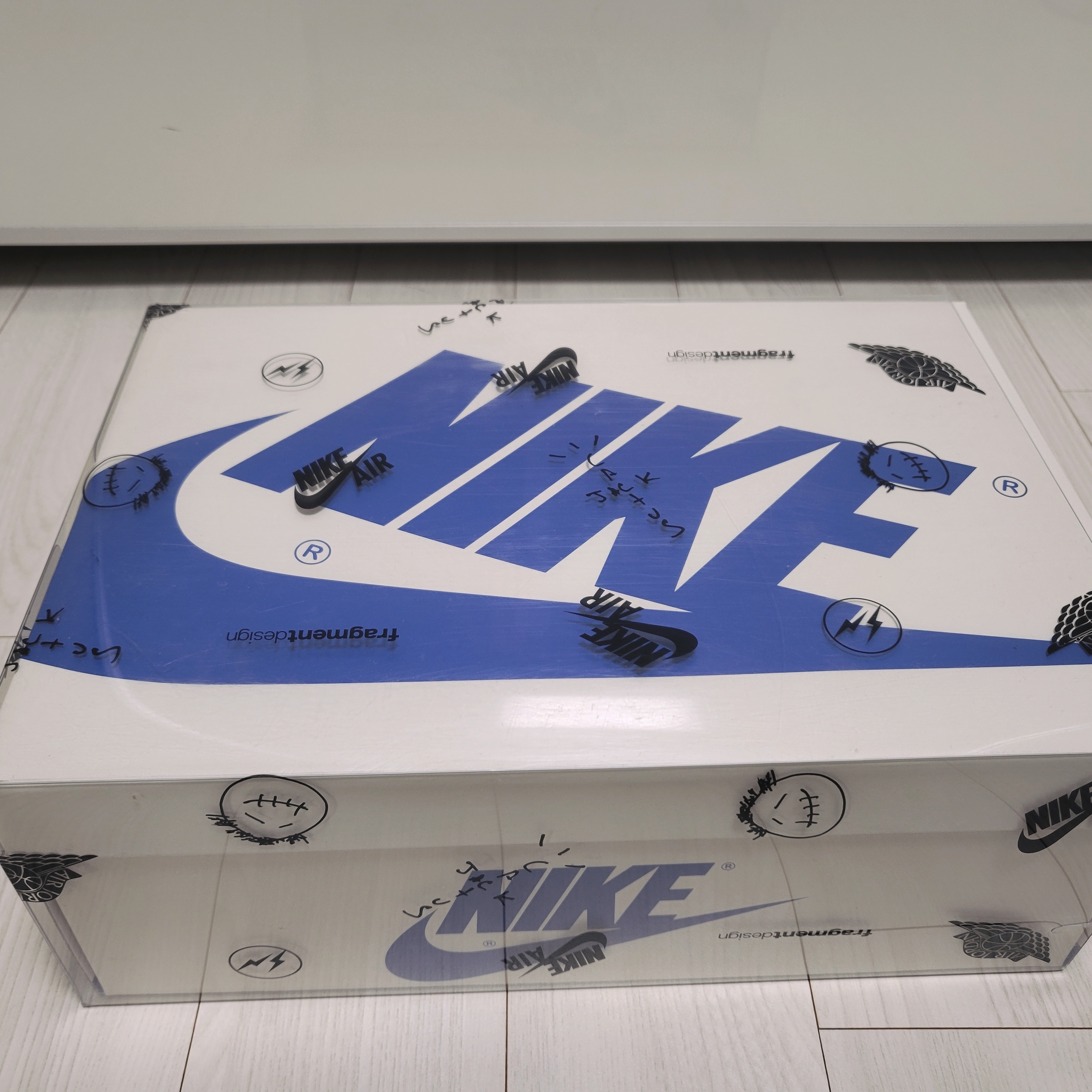 Jordan 1 x Travis Scott x Fragment Retro Low OG SP Military Blue, Jordan 1 x Travis Scott Retro Low OG SP Mocha 착용 스타일 - 1